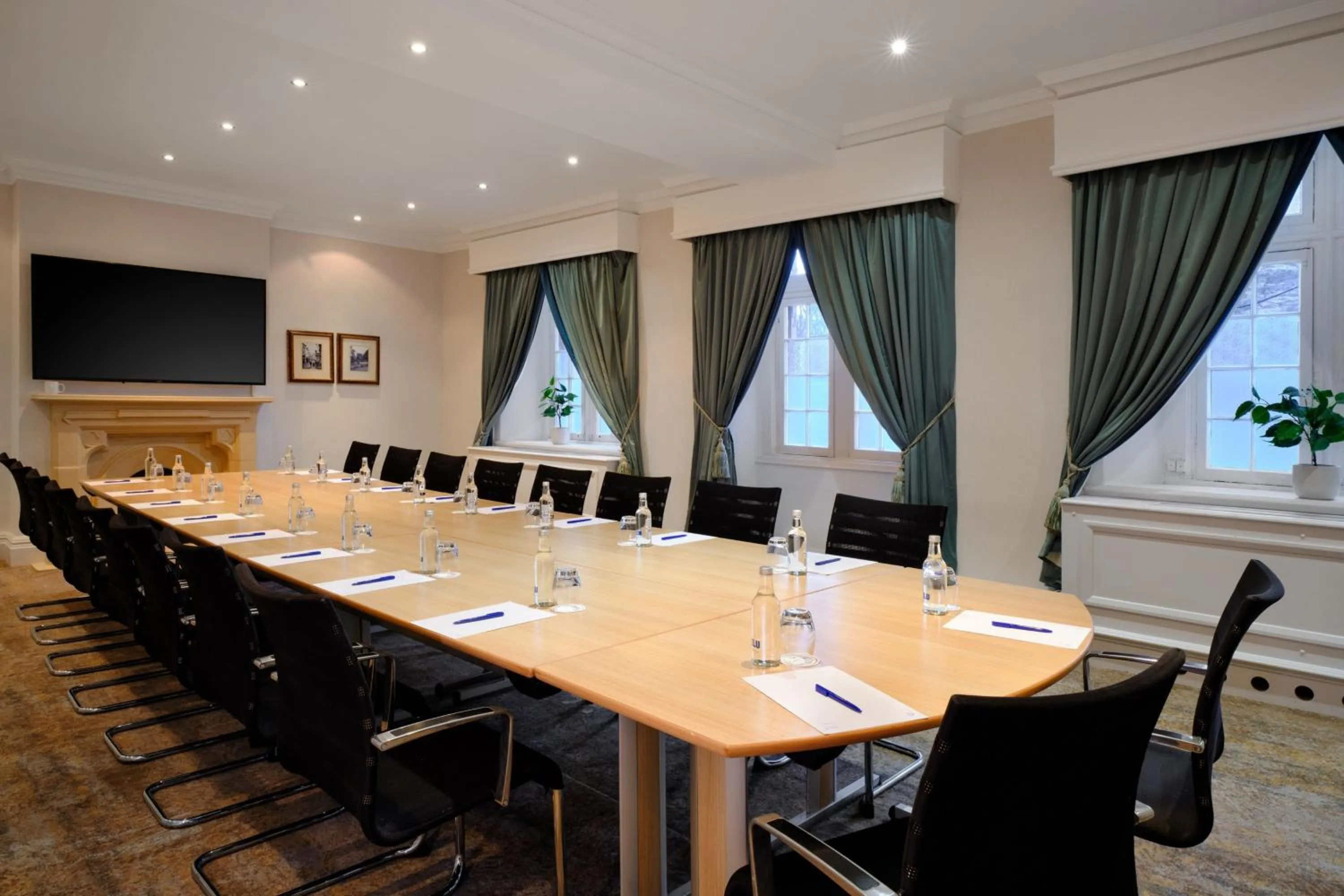 Meeting/conference room in Delta Hotels by Marriott St Pierre Country Club