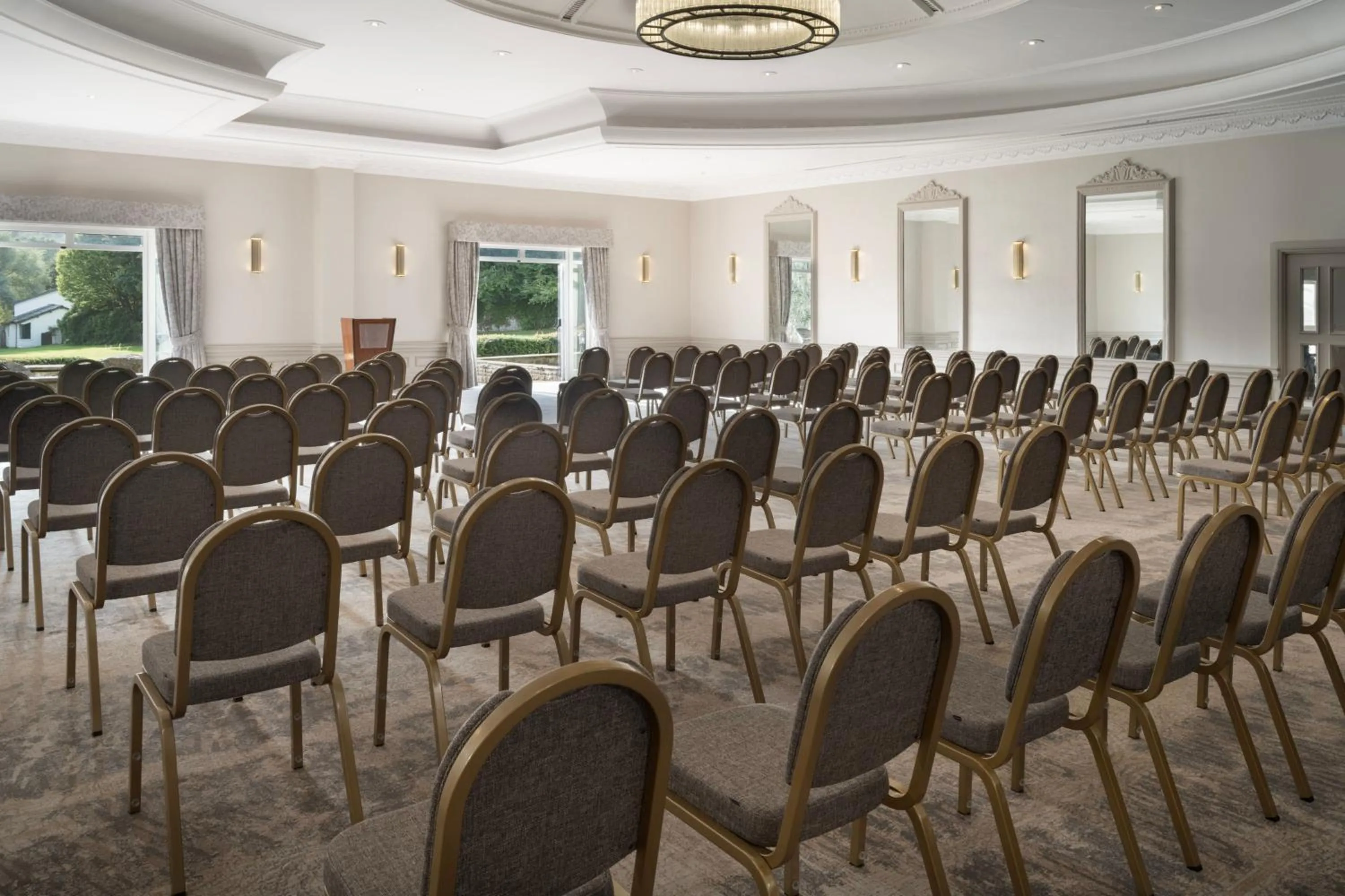 Meeting/conference room in Delta Hotels by Marriott St Pierre Country Club