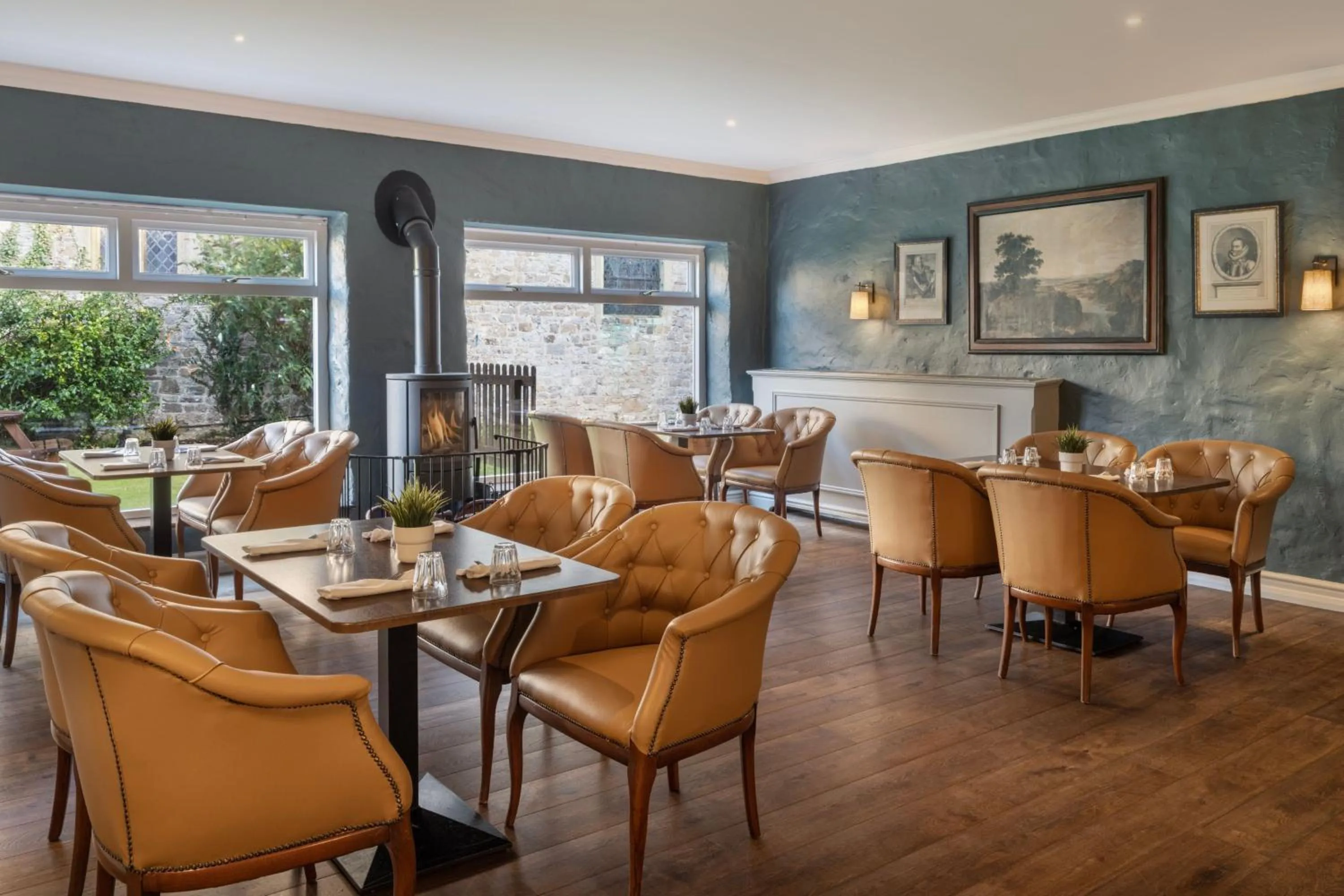 Lounge or bar in Delta Hotels by Marriott St Pierre Country Club