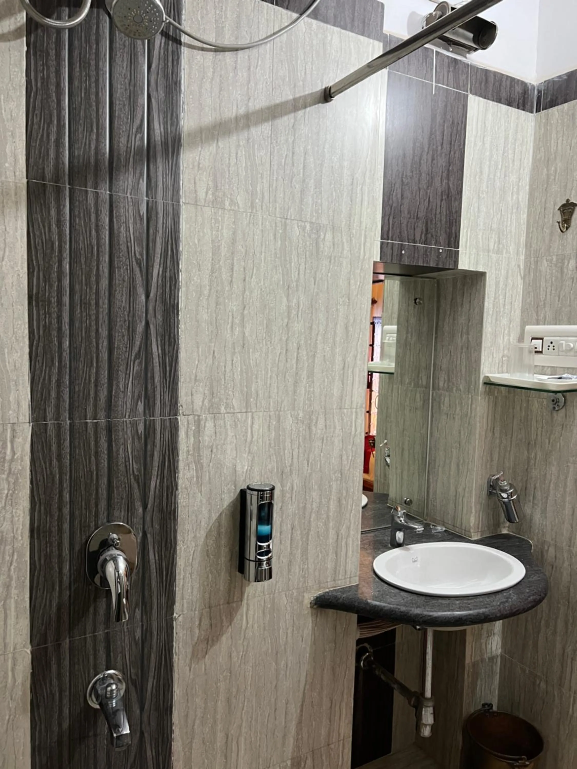 Shower in Juna Mahal Boutique Home Stay