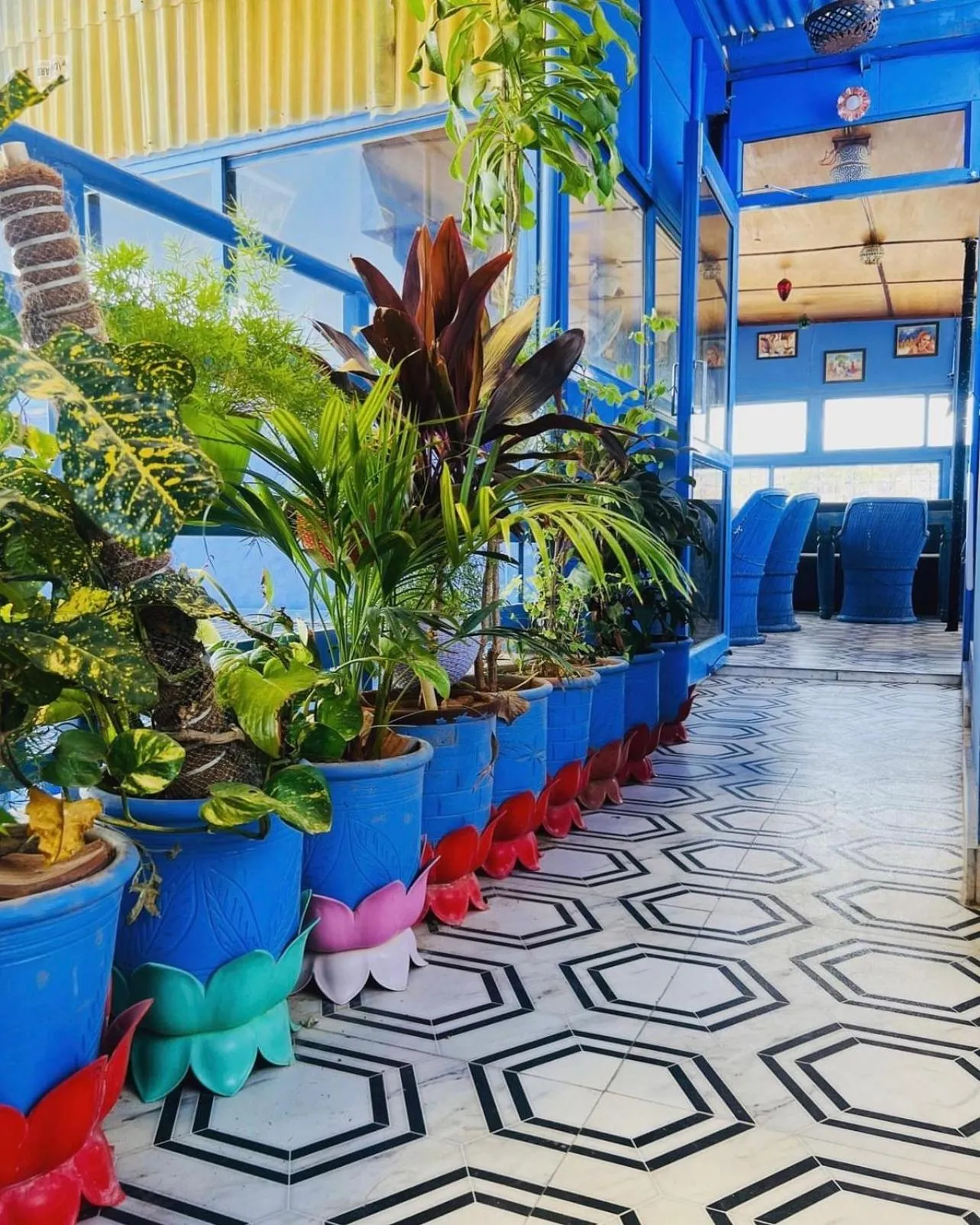 Restaurant/places to eat in Juna Mahal Boutique Home Stay