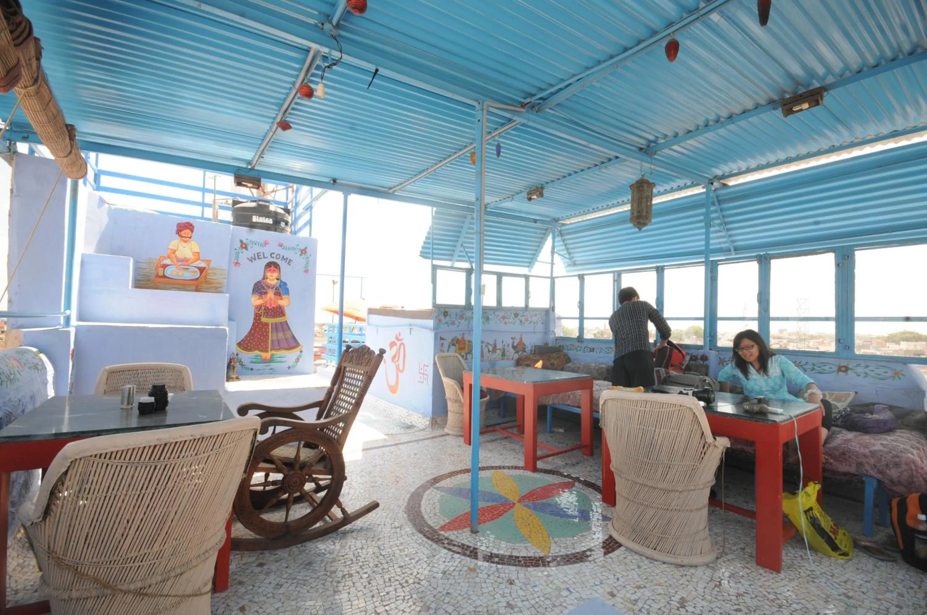 Restaurant/places to eat in Juna Mahal Boutique Home Stay