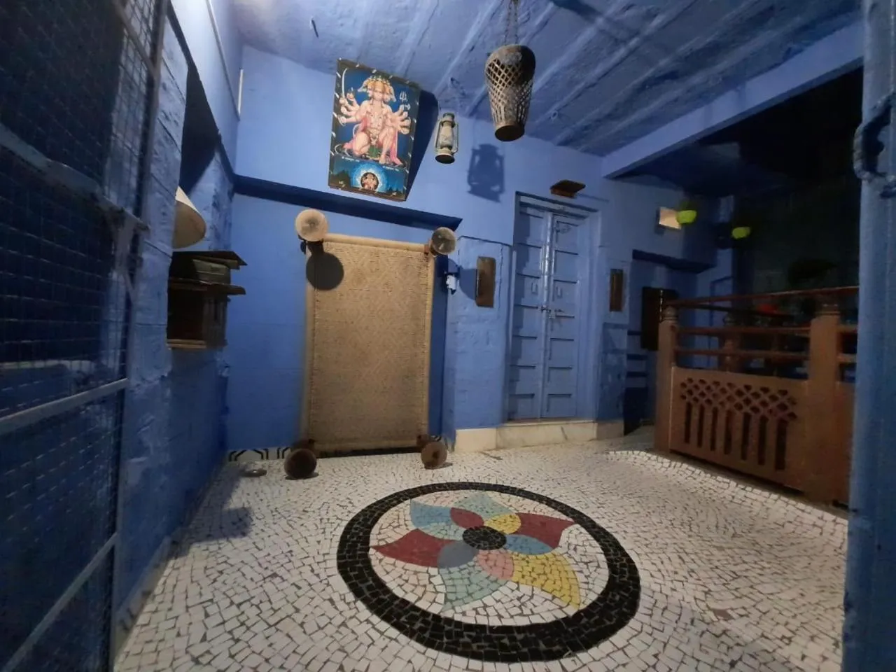 Restaurant/places to eat in Juna Mahal Boutique Home Stay