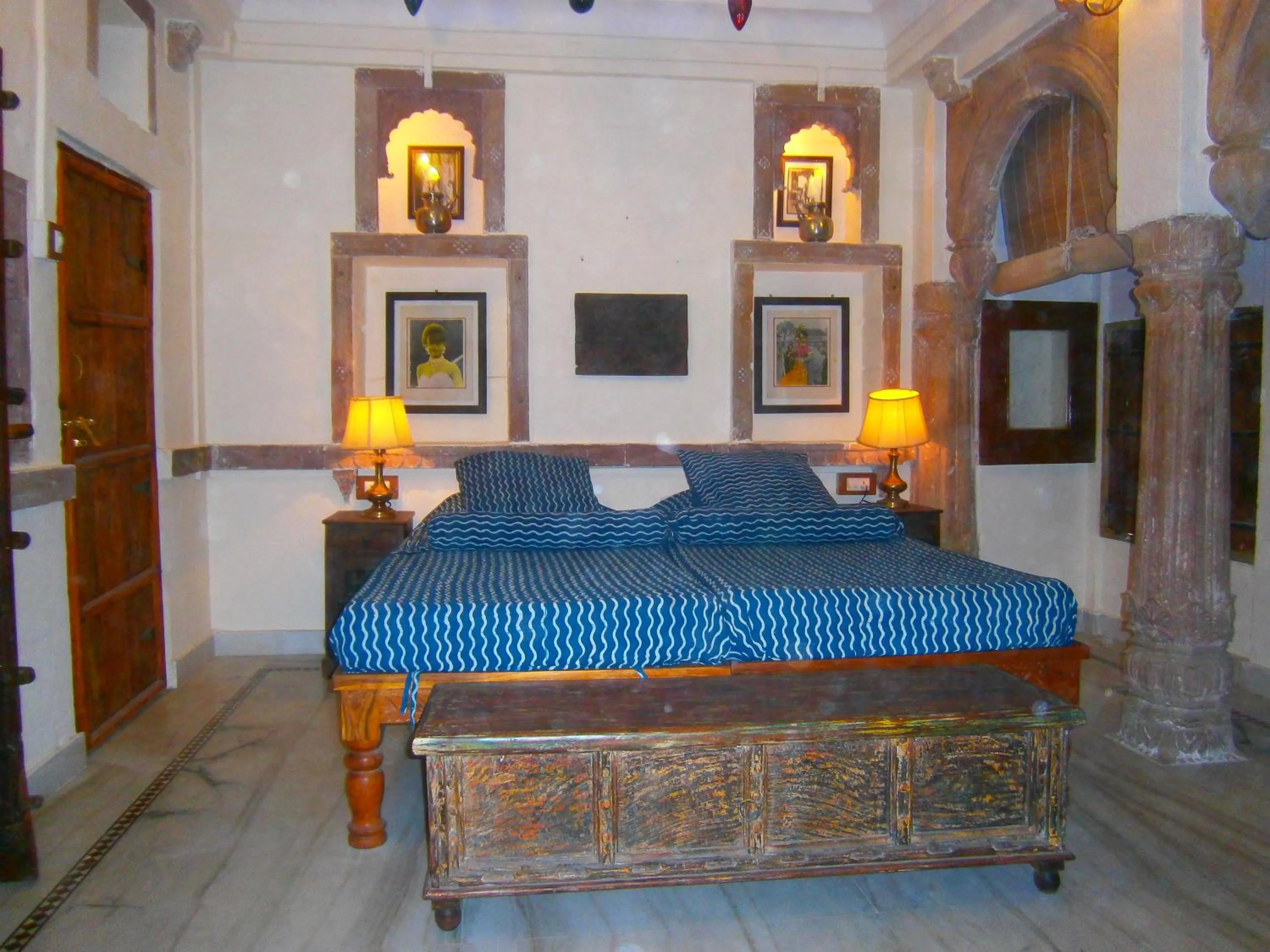 Bed in Juna Mahal Boutique Home Stay