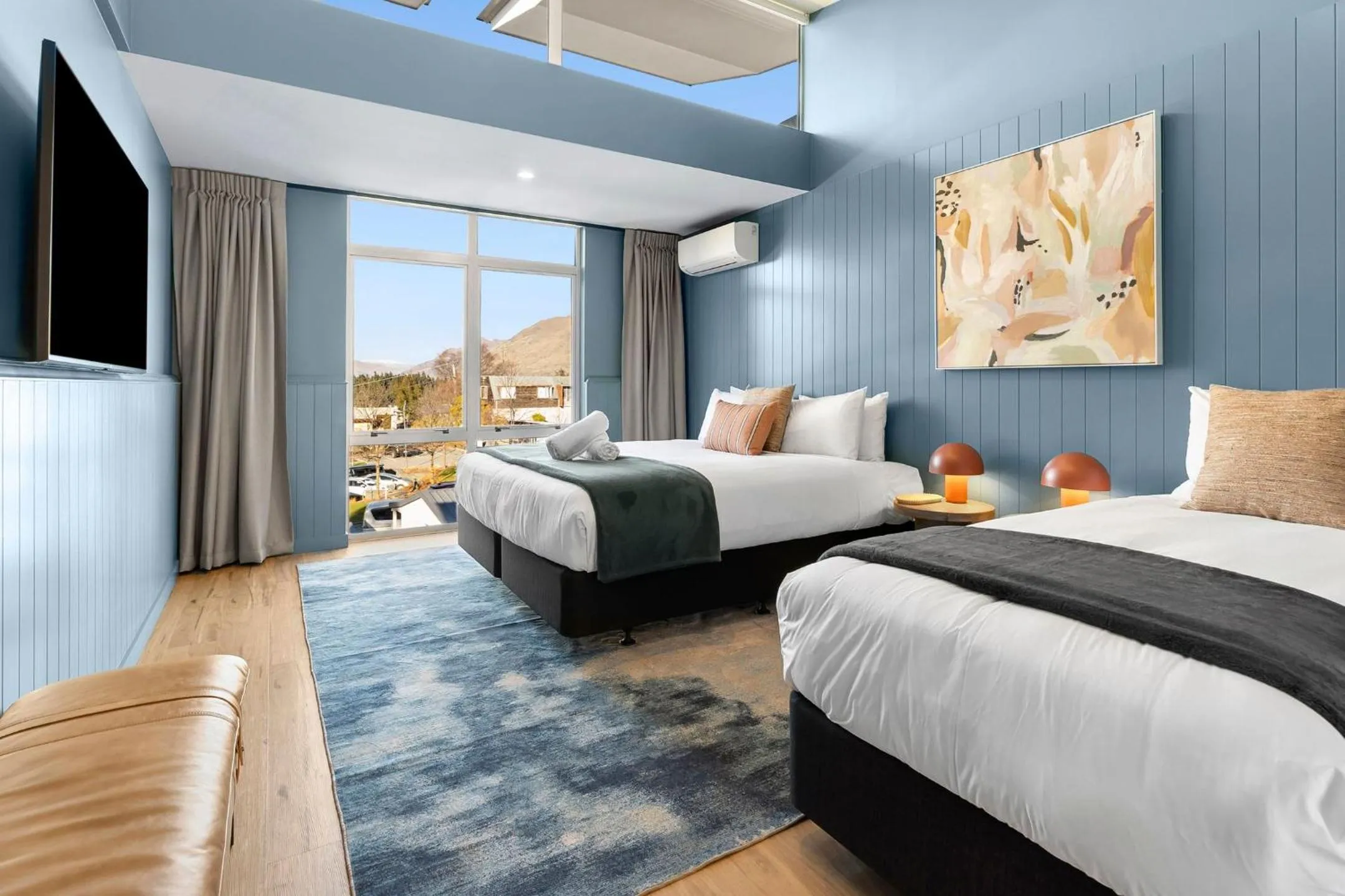 Photo of the whole room, Bed in Hampshire Holiday Parks - Queenstown Lakeview