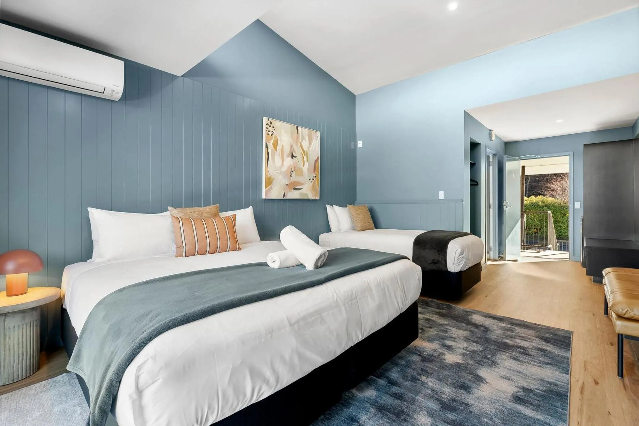 Bed in Hampshire Holiday Parks - Queenstown Lakeview