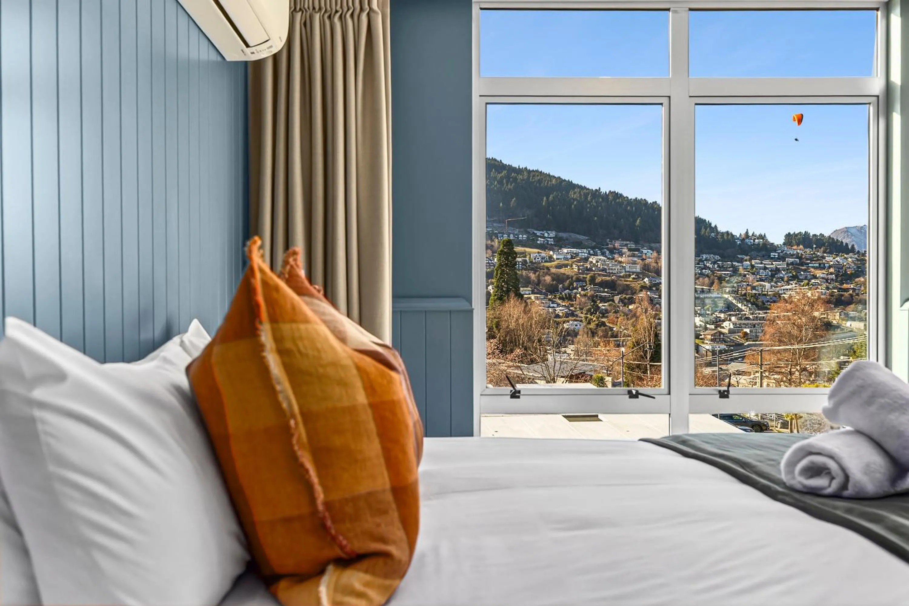 Bed in Hampshire Holiday Parks - Queenstown Lakeview