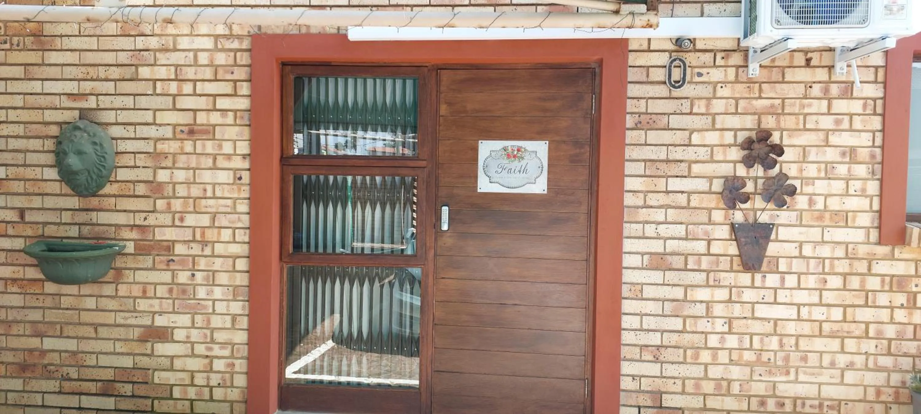 Twins Guest House Astoni