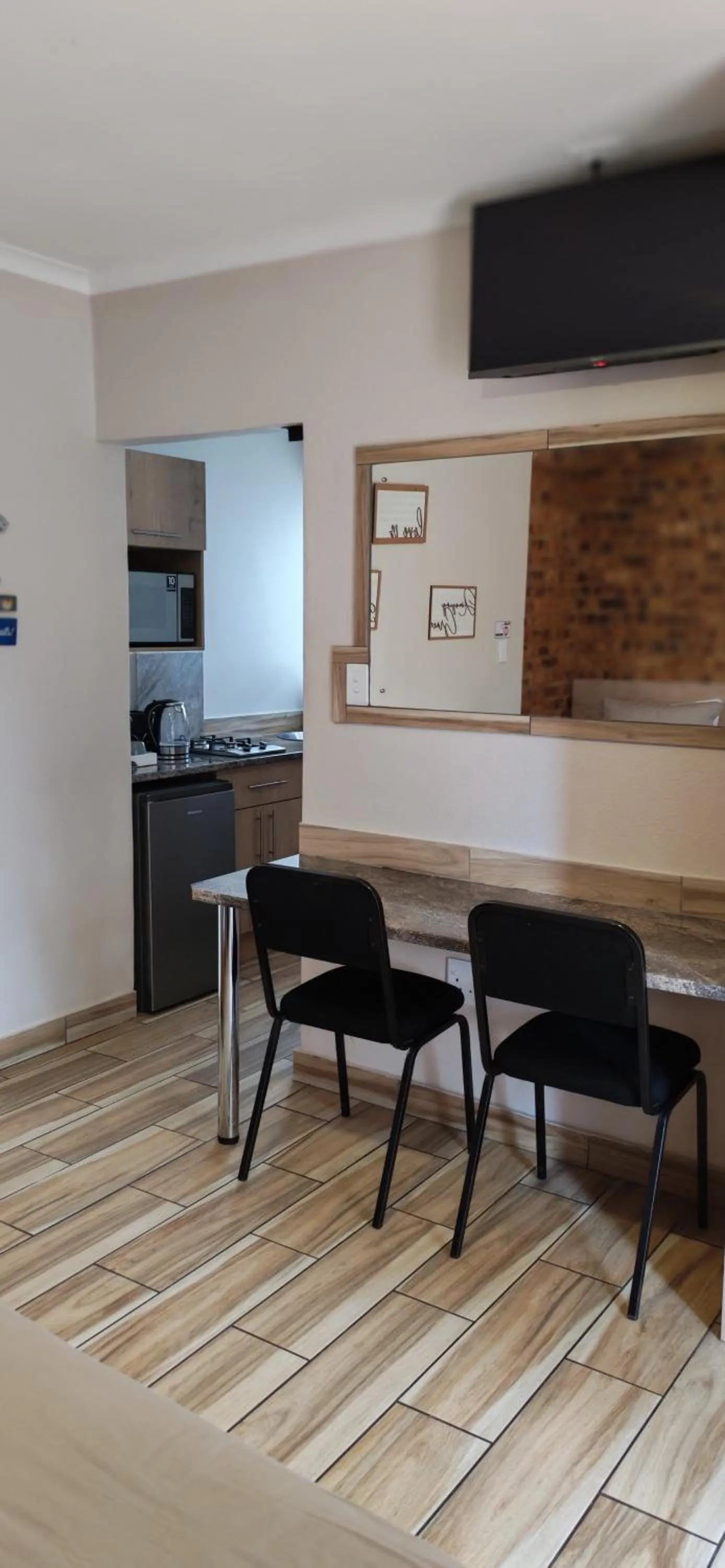 Twins Guest House Astoni