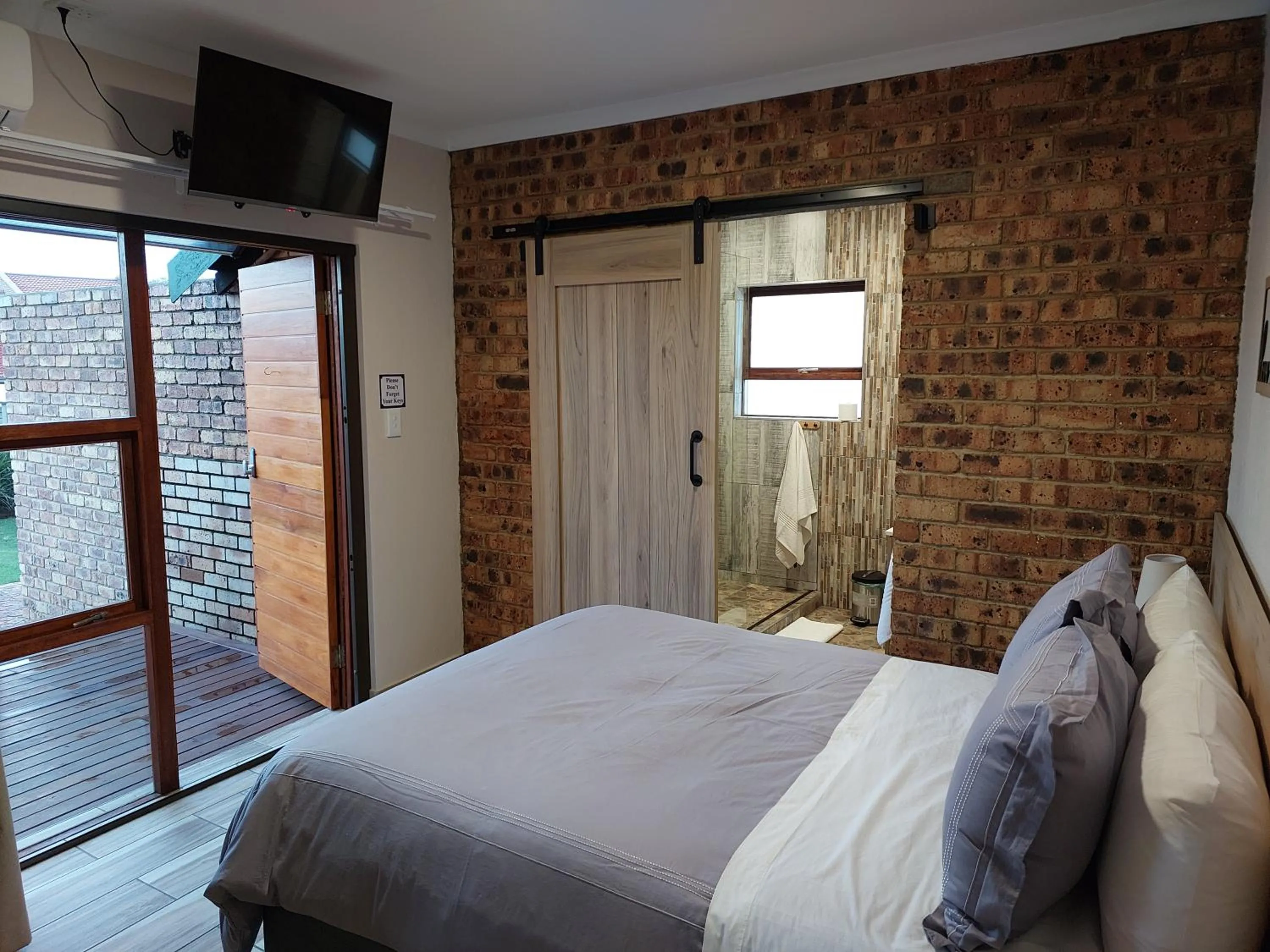 Bedroom, Bed in Twins Guest House Astoni