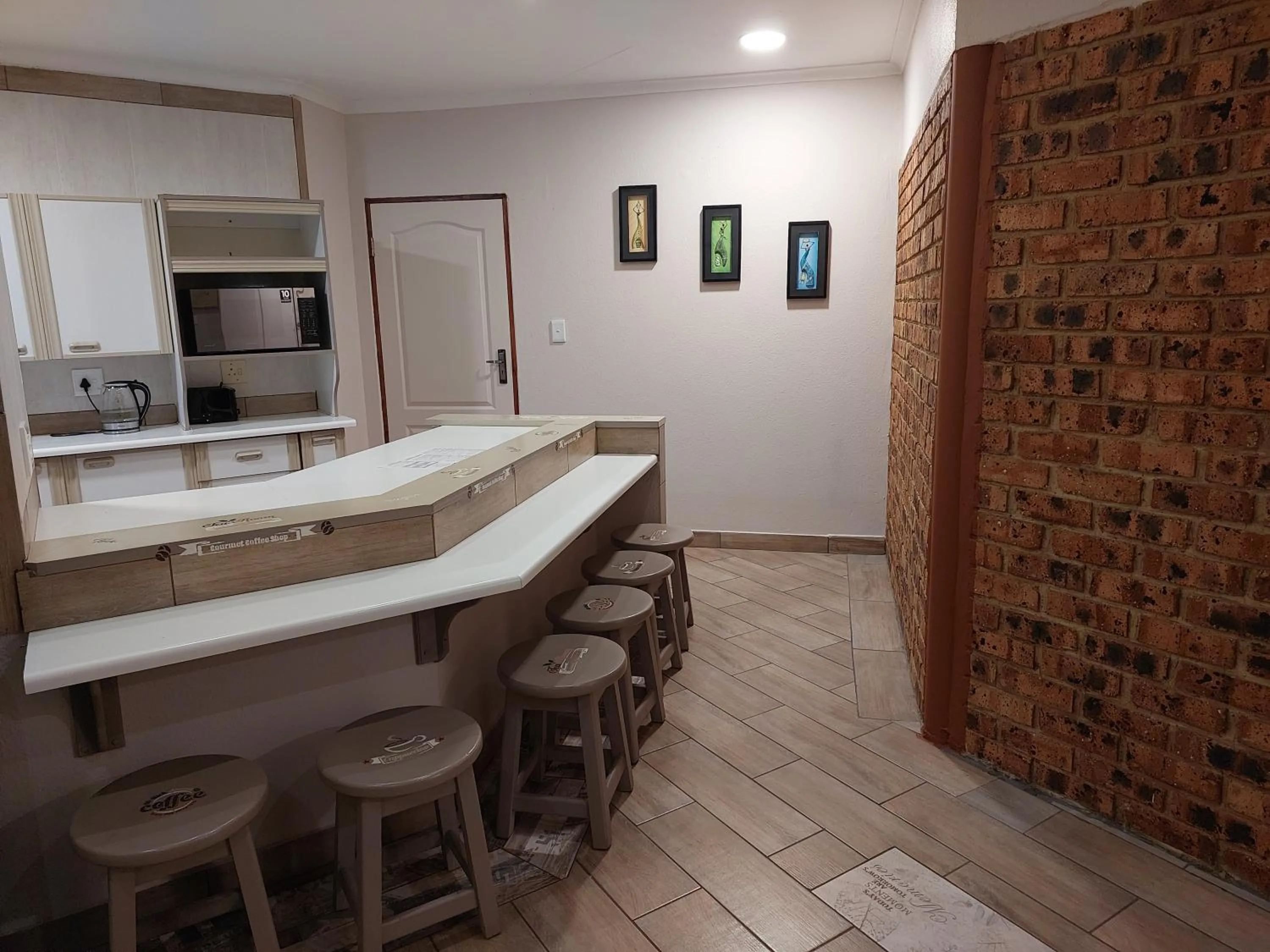 Twins Guest House Astoni
