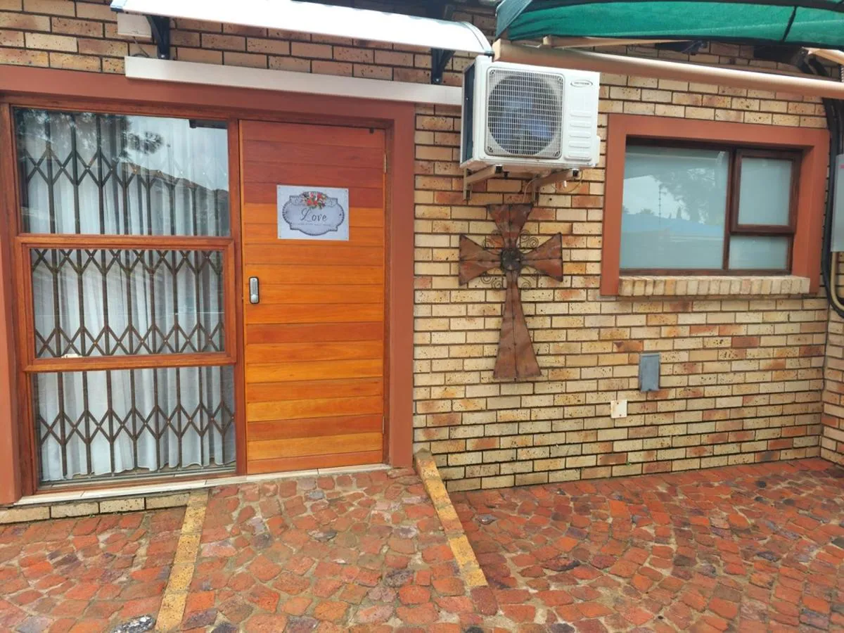 Twins Guest House Astoni