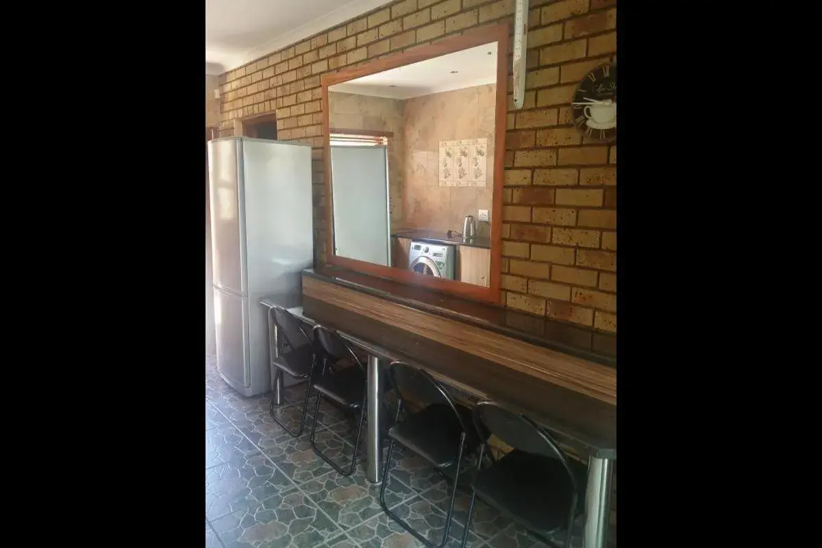 Twin Room with Bathroom - single occupancy in Twins Guest House Astoni Twin Room with Bathroom - single occupancy in Twins Guest House Astoni