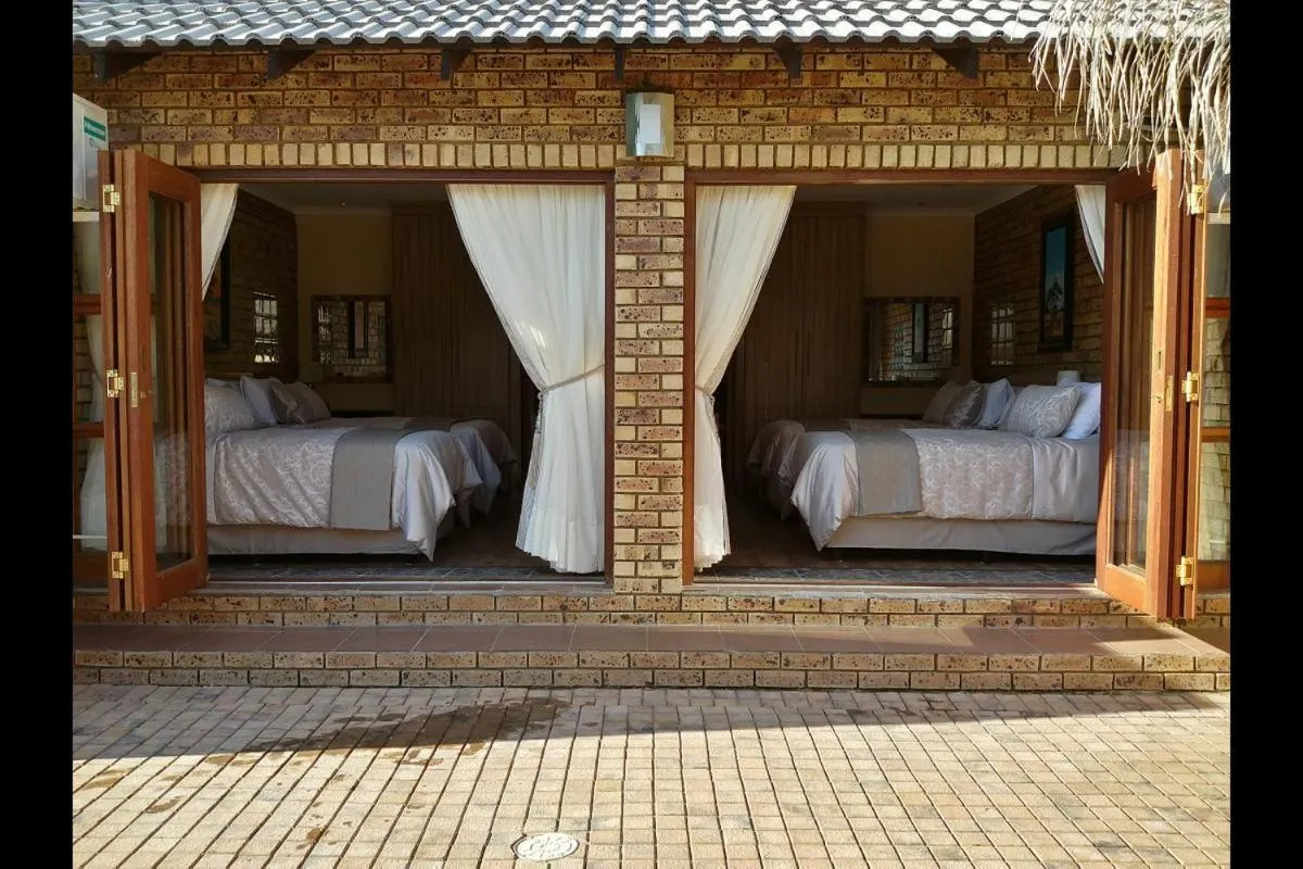 Property building, Bed in Twins Guest House Astoni