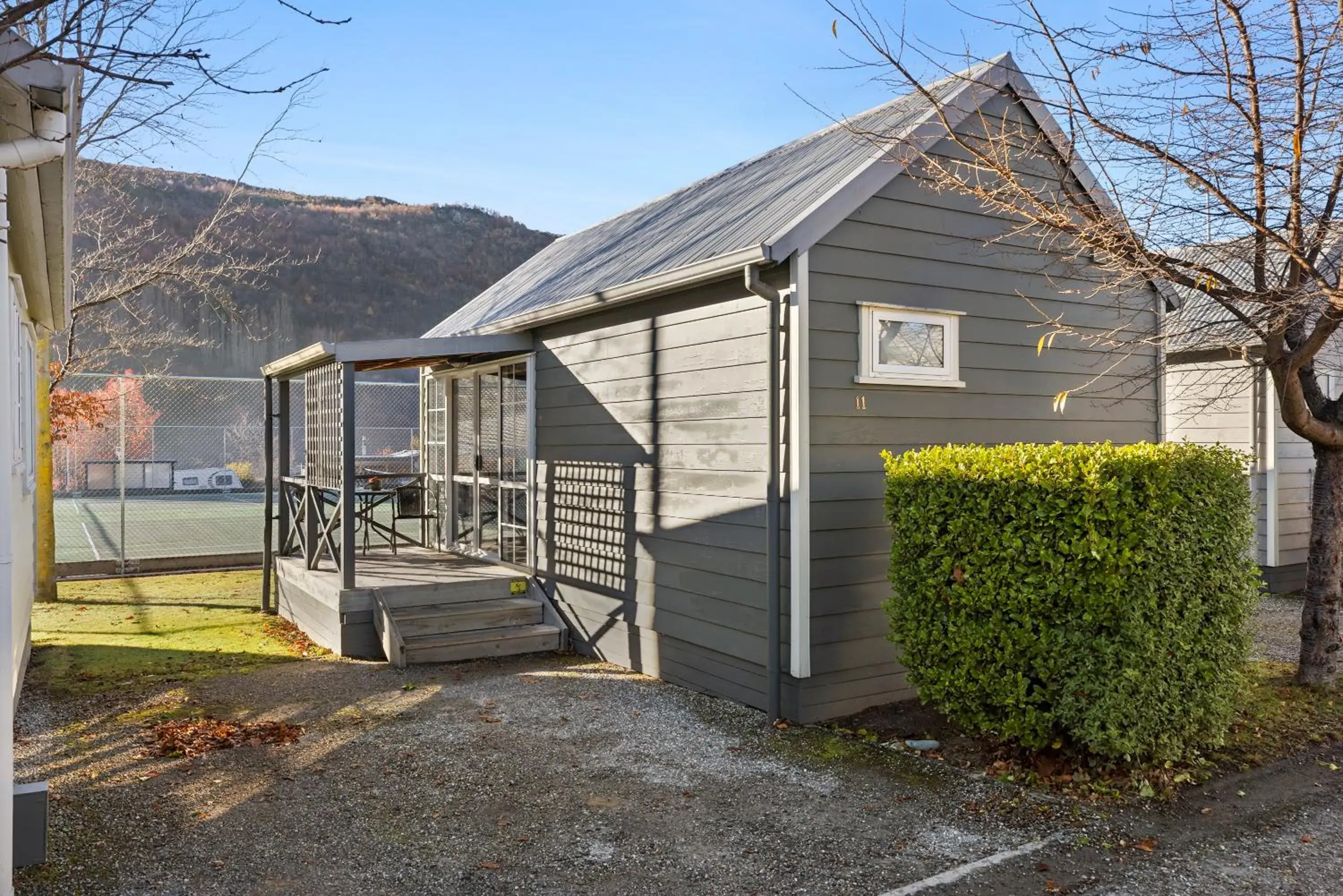 Standard Mountain View Studio in Hampshire Holiday Parks - Arrowtown Standard Mountain View Studio in Hampshire Holiday Parks - Arrowtown