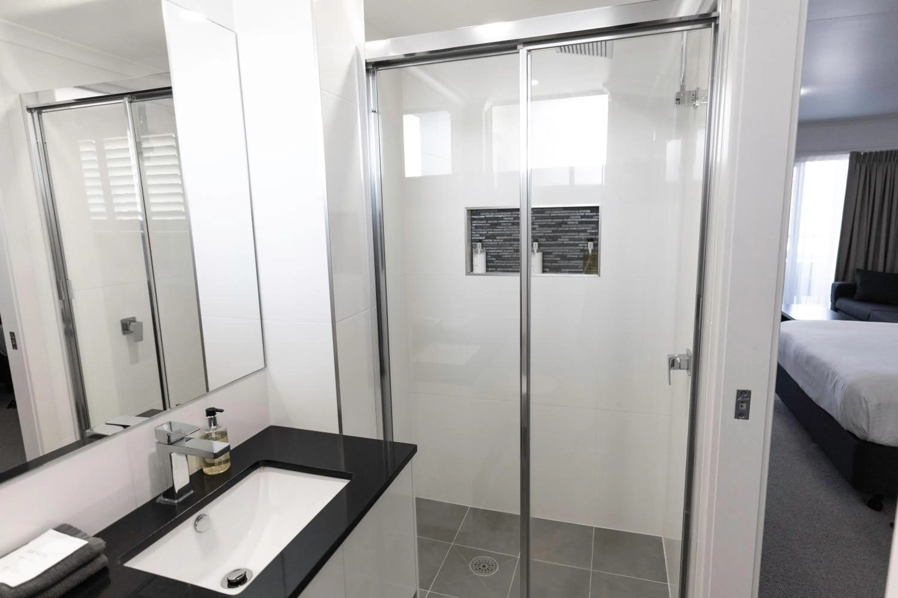 Bed in Amooran Oceanside Apartments and Motel