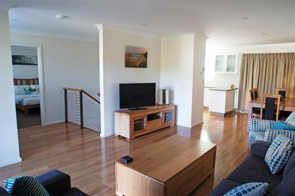 Amooran Oceanside Apartments and Motel