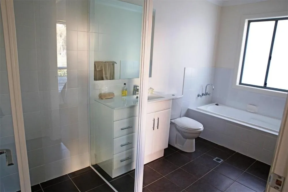 Amooran Oceanside Apartments and Motel