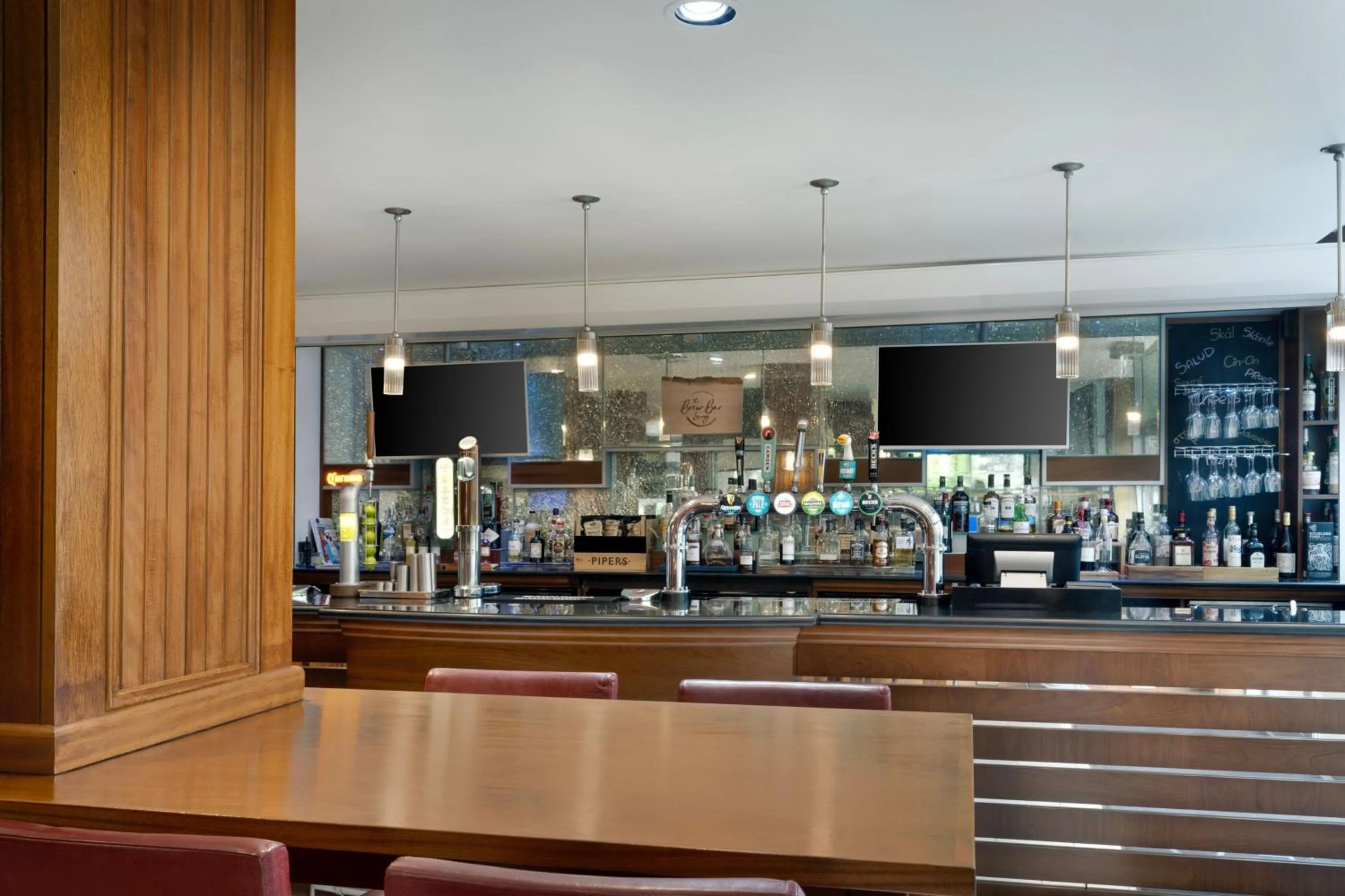 Lounge or bar in Delta Hotels by Marriott Edinburgh