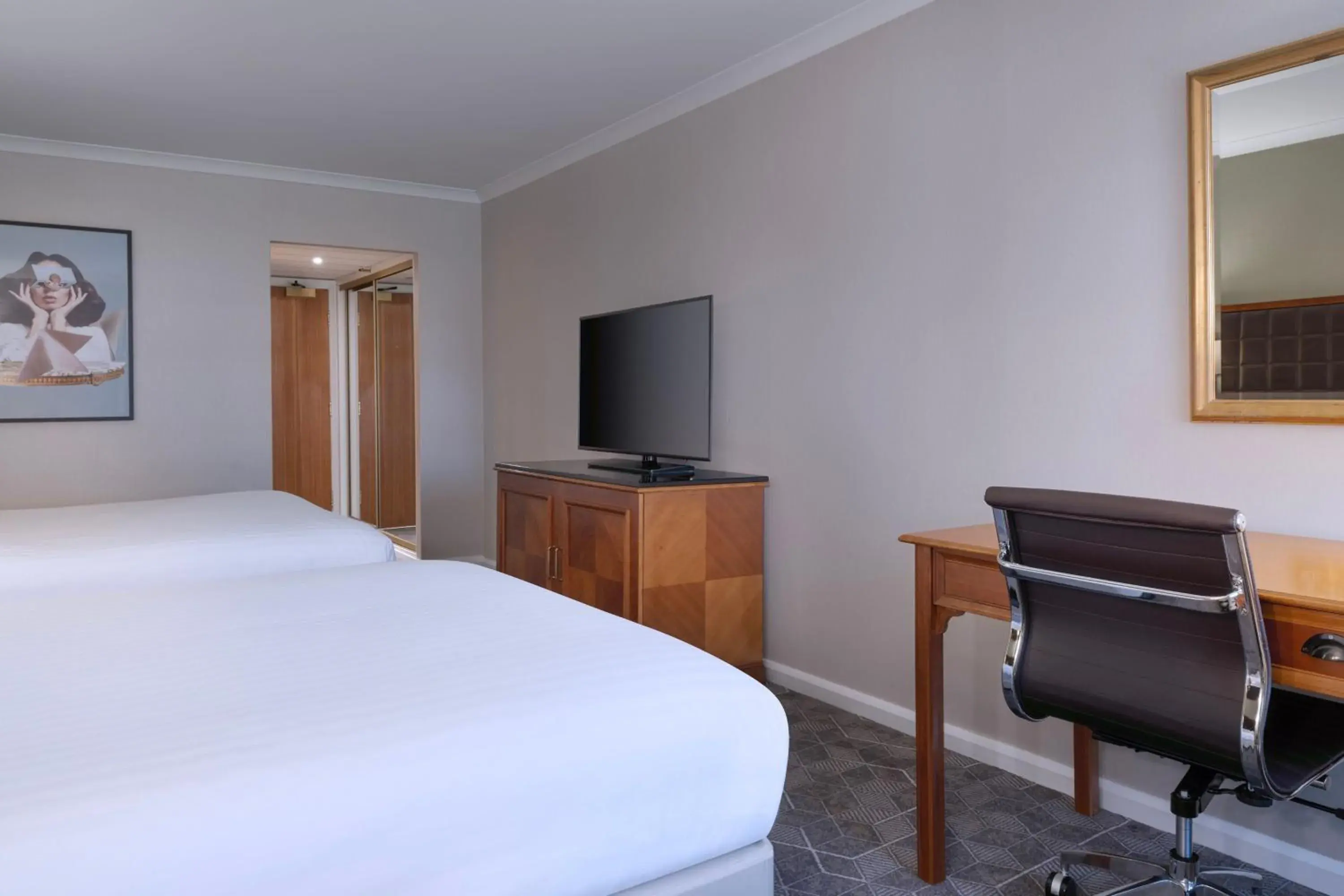 Deluxe Double Room with Two Double Beds in Delta Hotels by Marriott Edinburgh Deluxe Double Room with Two Double Beds in Delta Hotels by Marriott Edinburgh