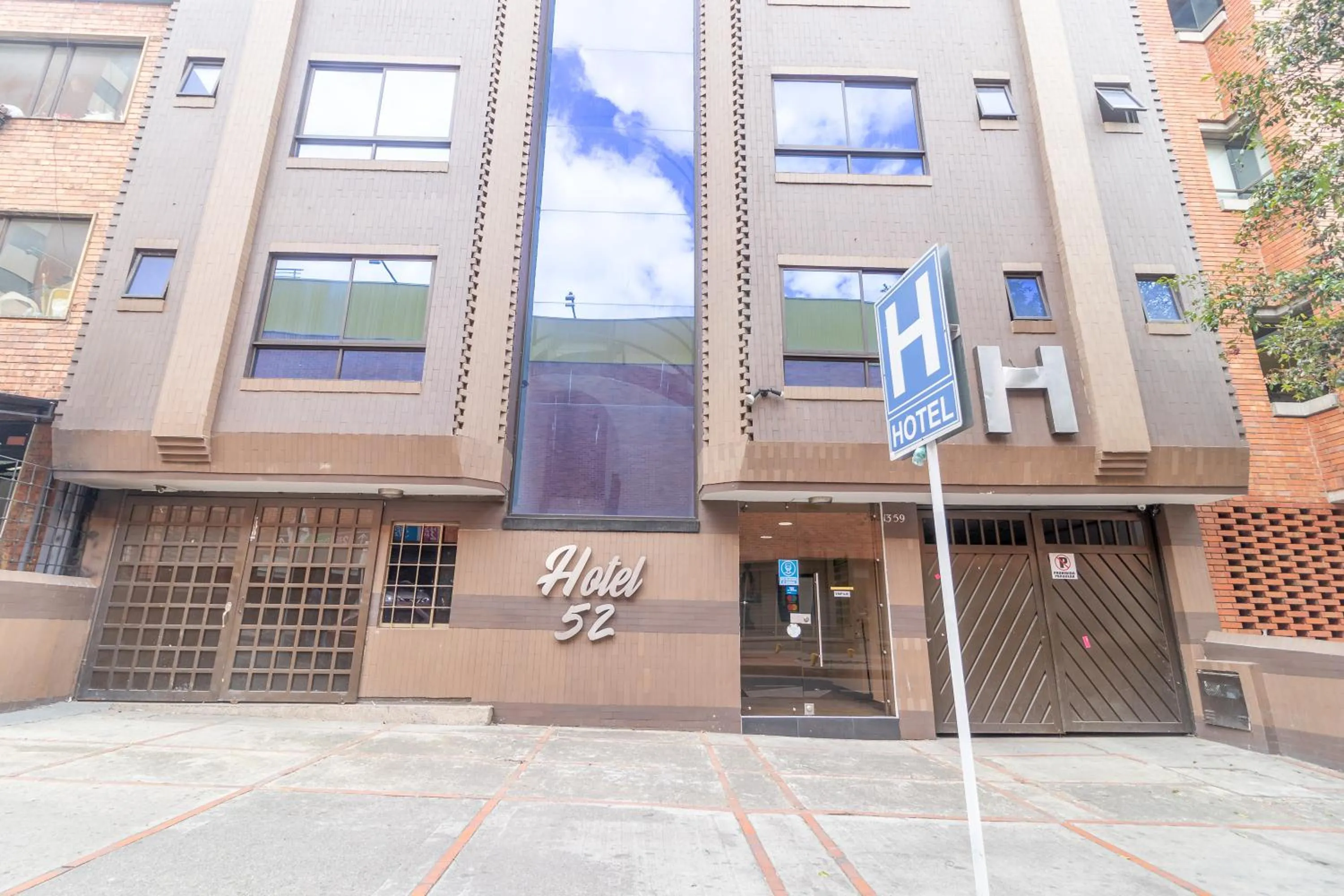 Property building, Facade/Entrance in Hotel Ayenda 1086 Torre 52