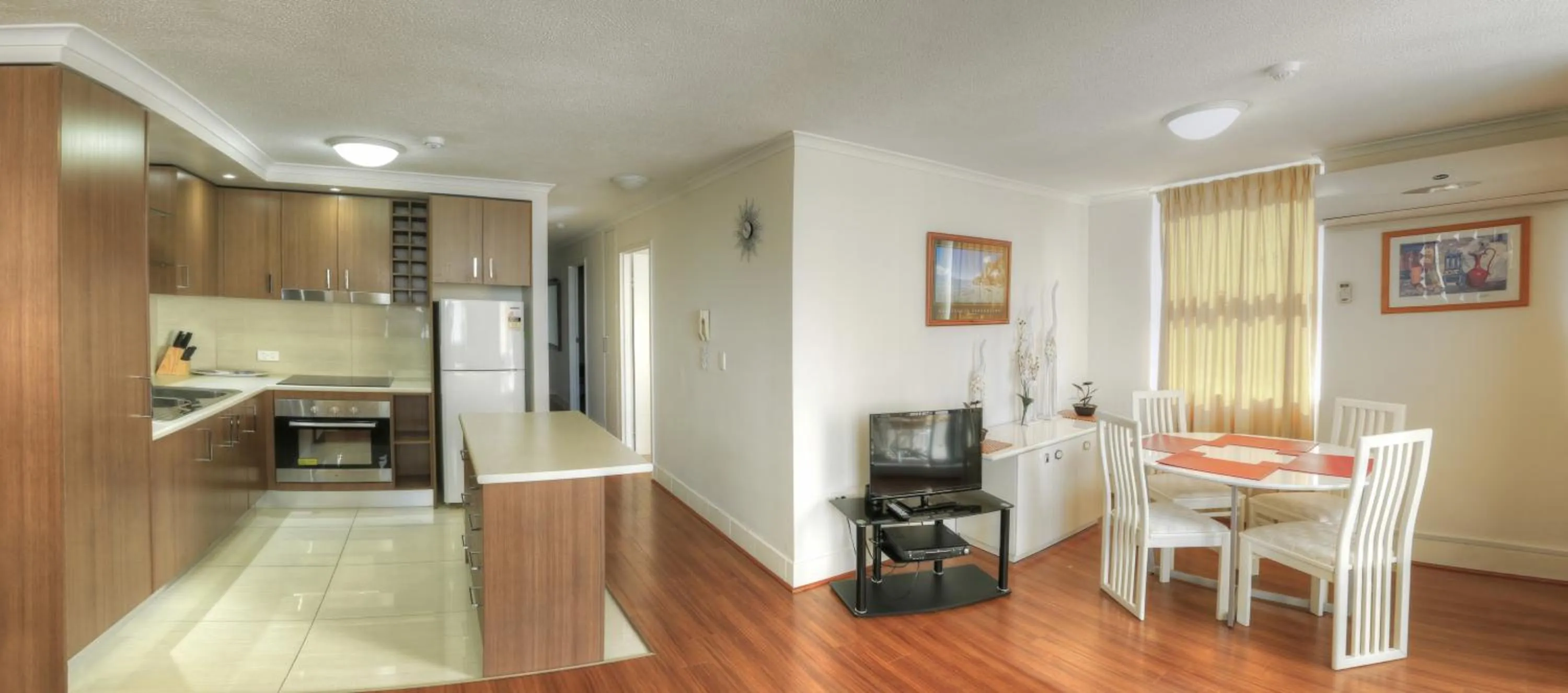 Kitchen or kitchenette in View Pacific Apartments