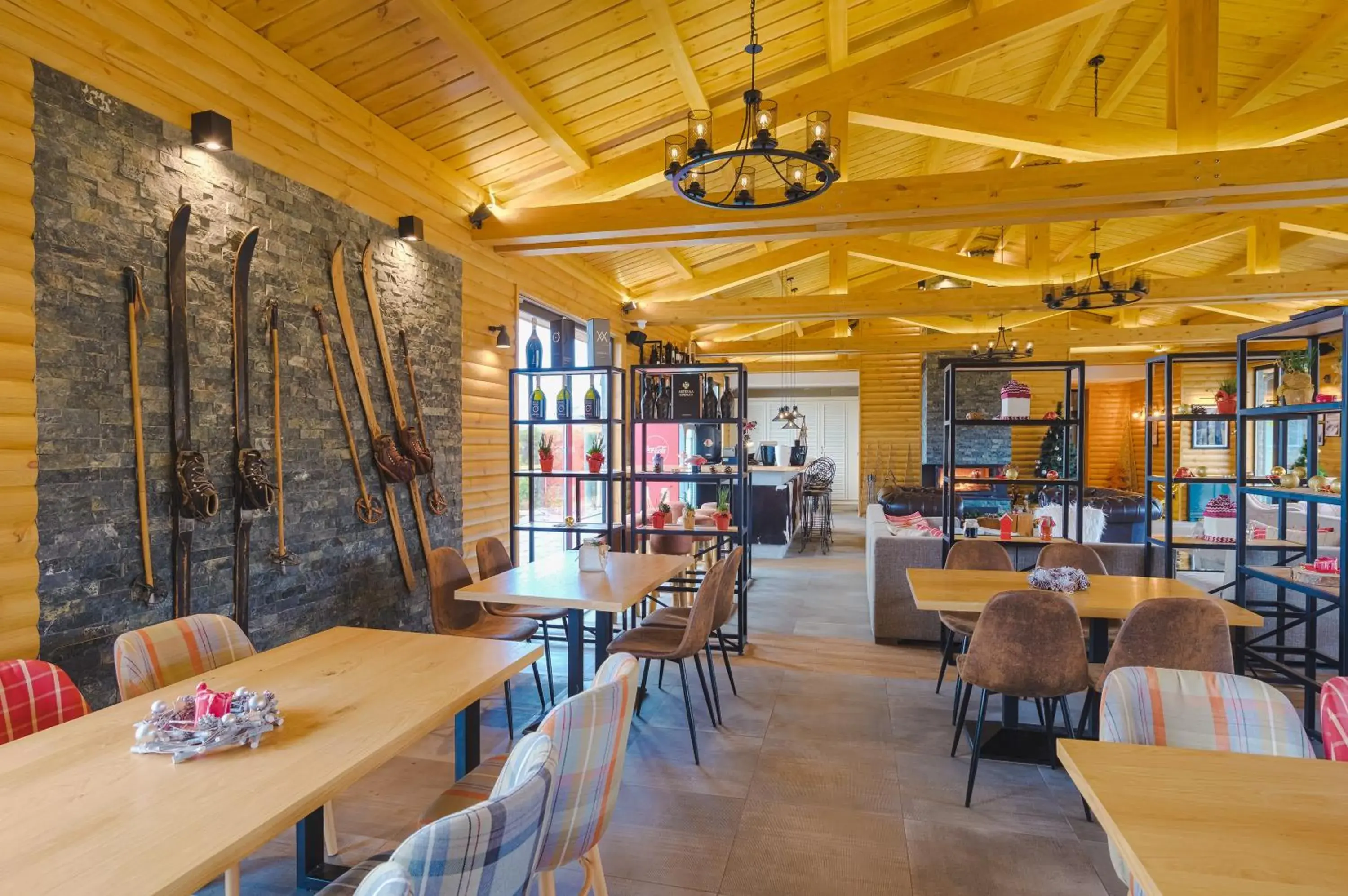 Restaurant/places to eat in Cornelia Deluxe Residence Restaurant/places to eat in Cornelia Deluxe Residence