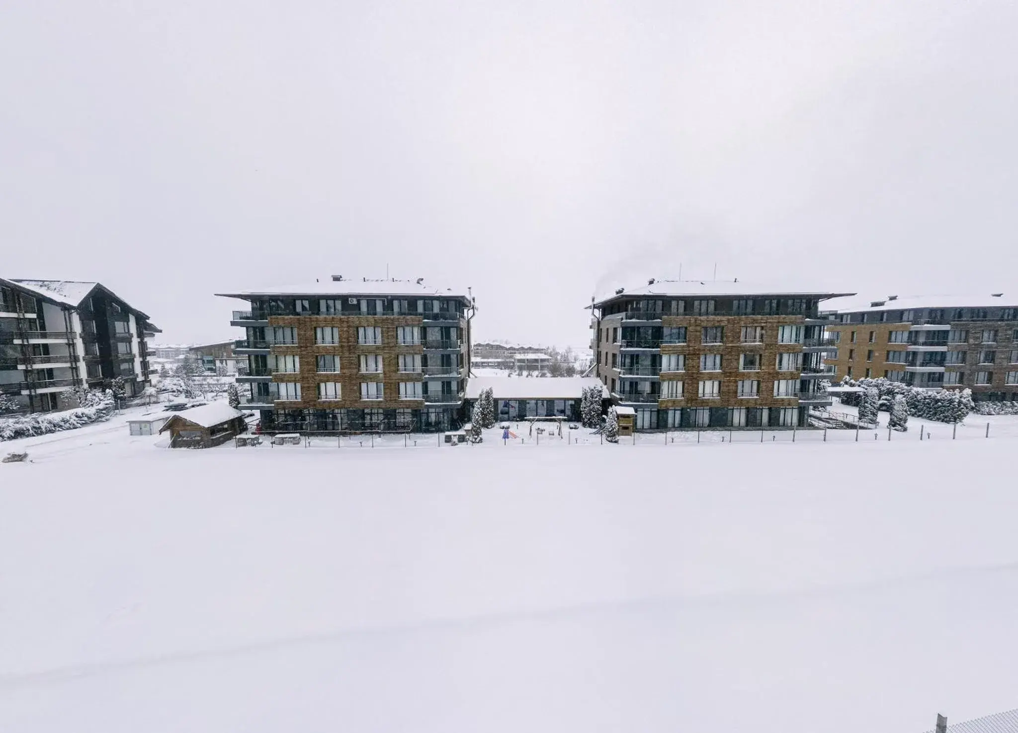 Property building in Cornelia Deluxe Residence Property building in Cornelia Deluxe Residence