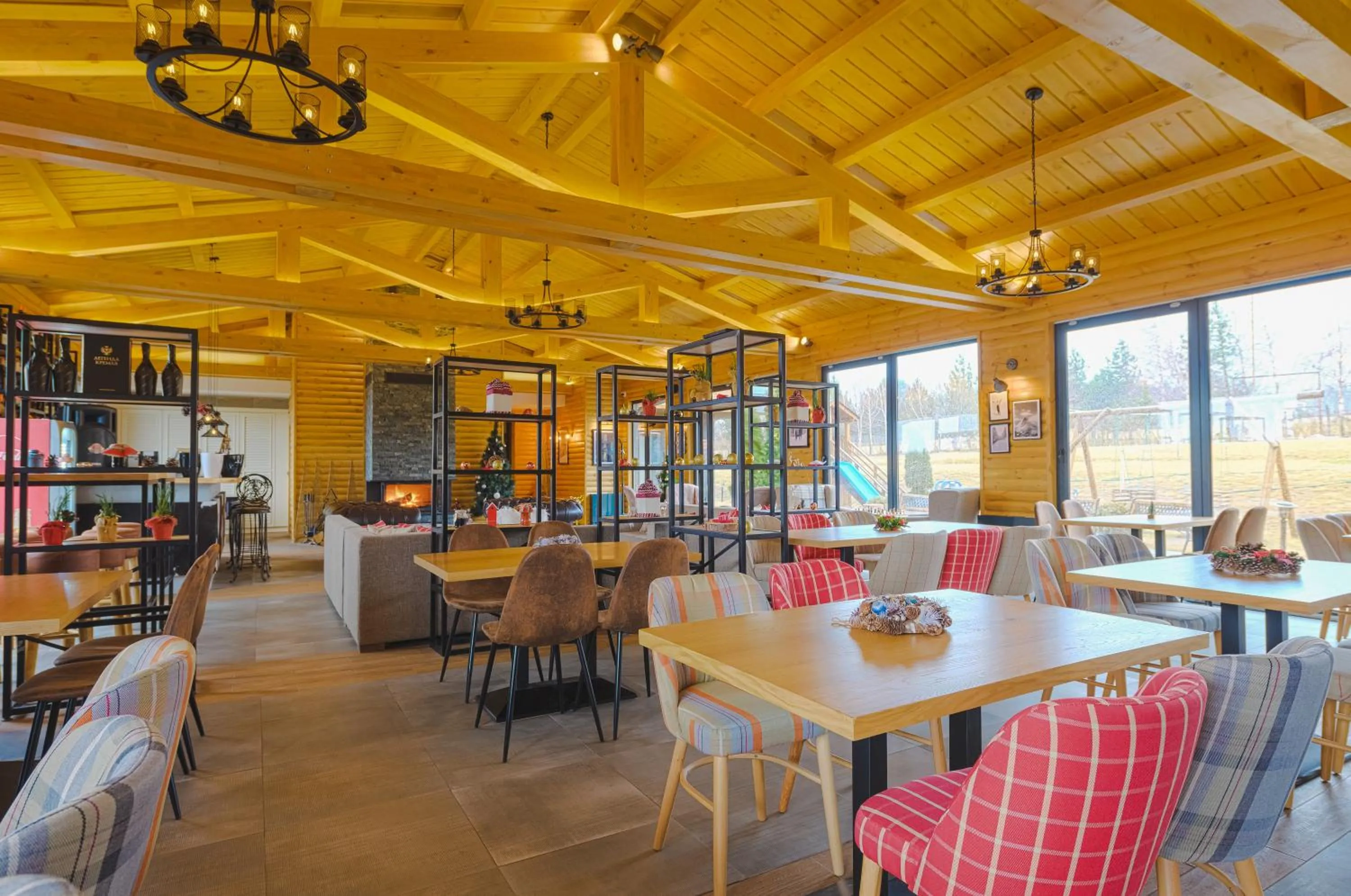 Restaurant/places to eat in Cornelia Deluxe Residence
