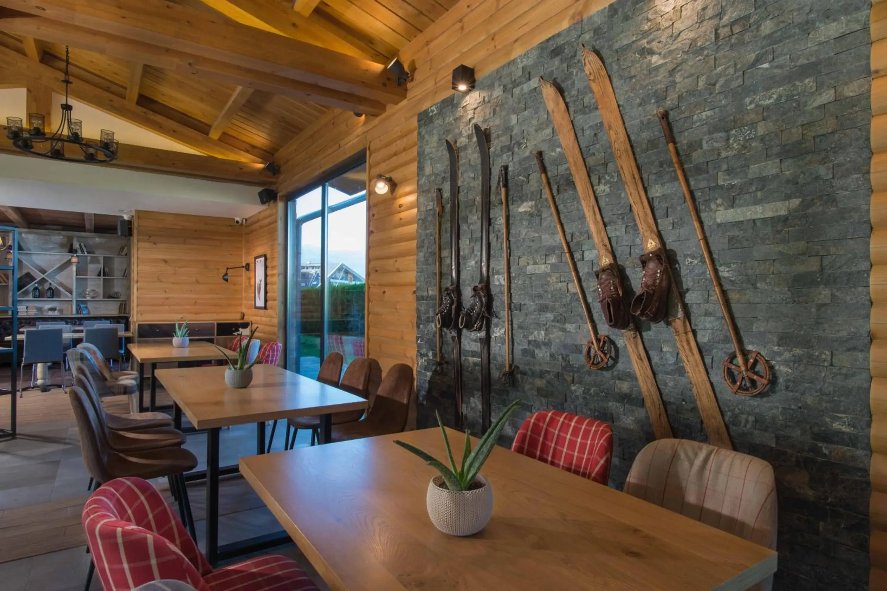 Restaurant/places to eat in Cornelia Deluxe Residence Restaurant/places to eat in Cornelia Deluxe Residence