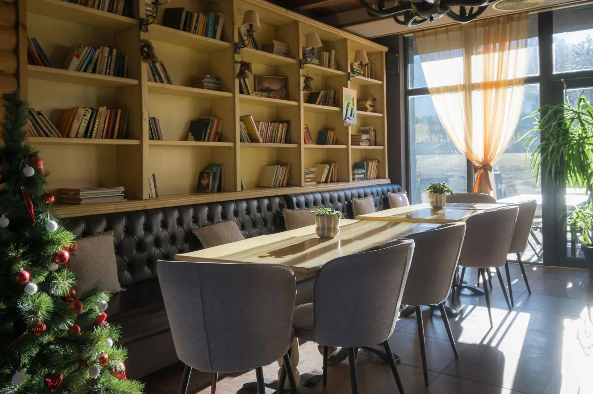 Restaurant/places to eat in Cornelia Deluxe Residence Restaurant/places to eat in Cornelia Deluxe Residence