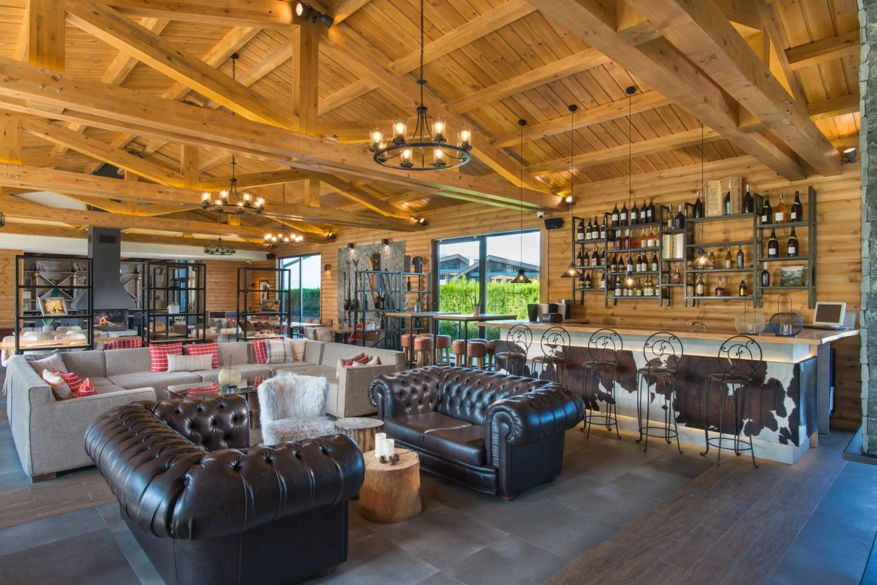 Restaurant/places to eat in Cornelia Deluxe Residence