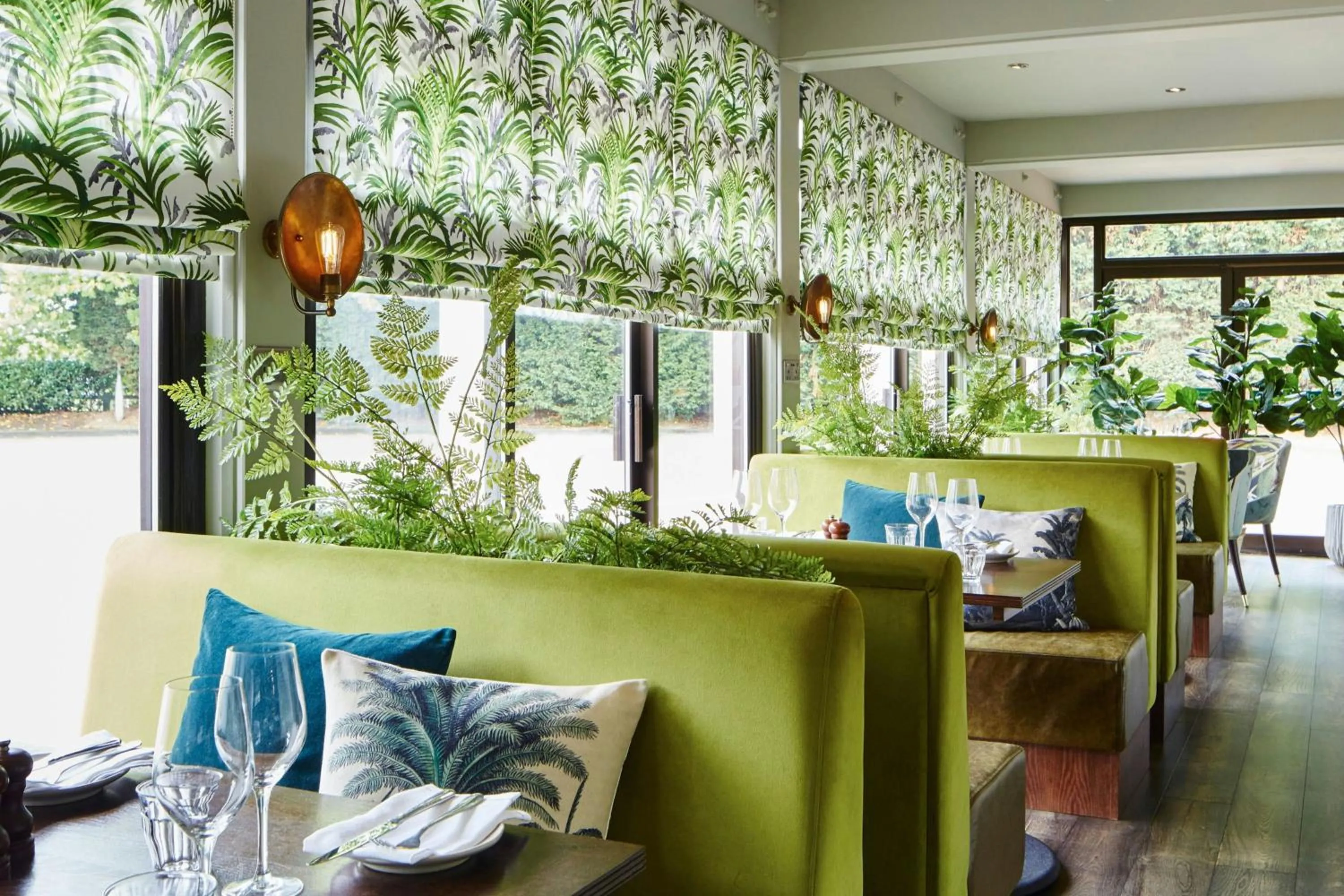 Lounge or bar in Delta Hotels by Marriott Manchester Airport