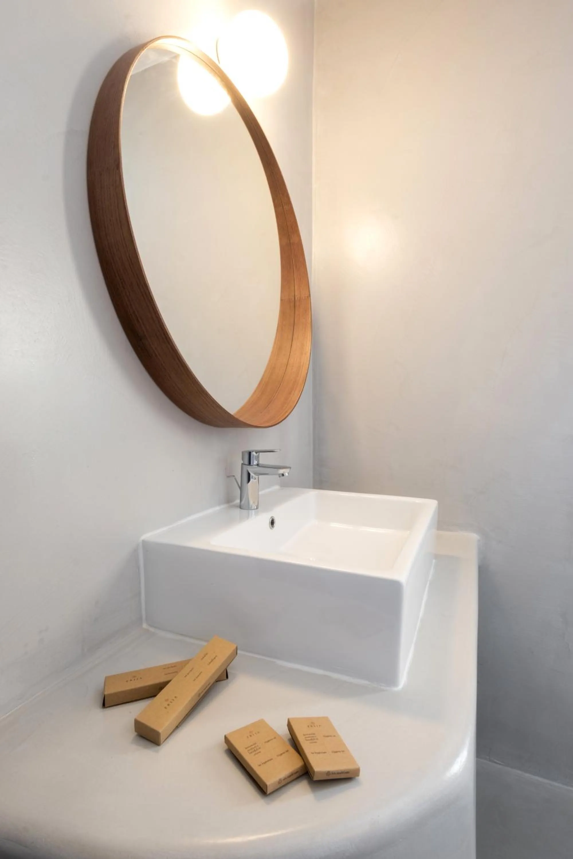 Bathroom in IfestAu.4 Suites