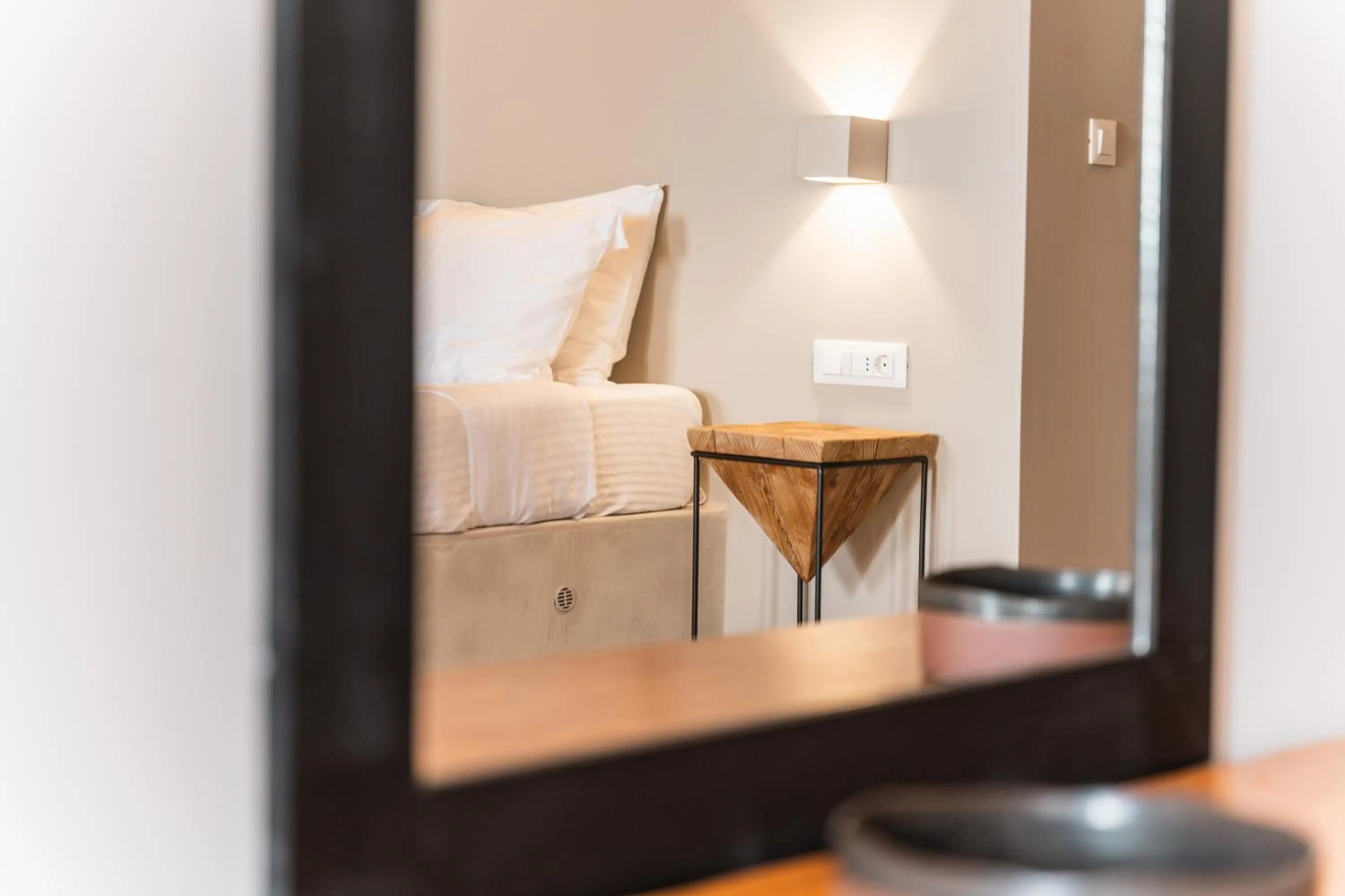 hair dresser, Bed in IfestAu.4 Suites