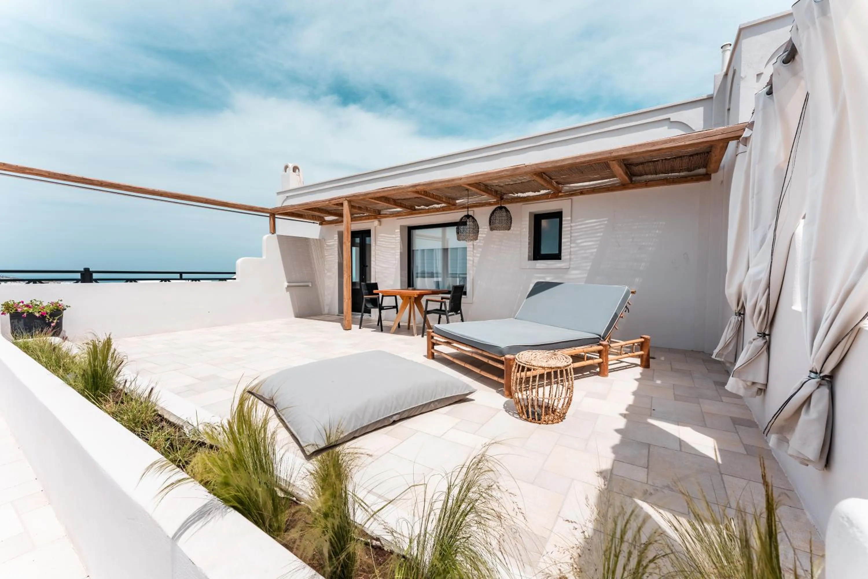 Day in IfestAu.4 Suites