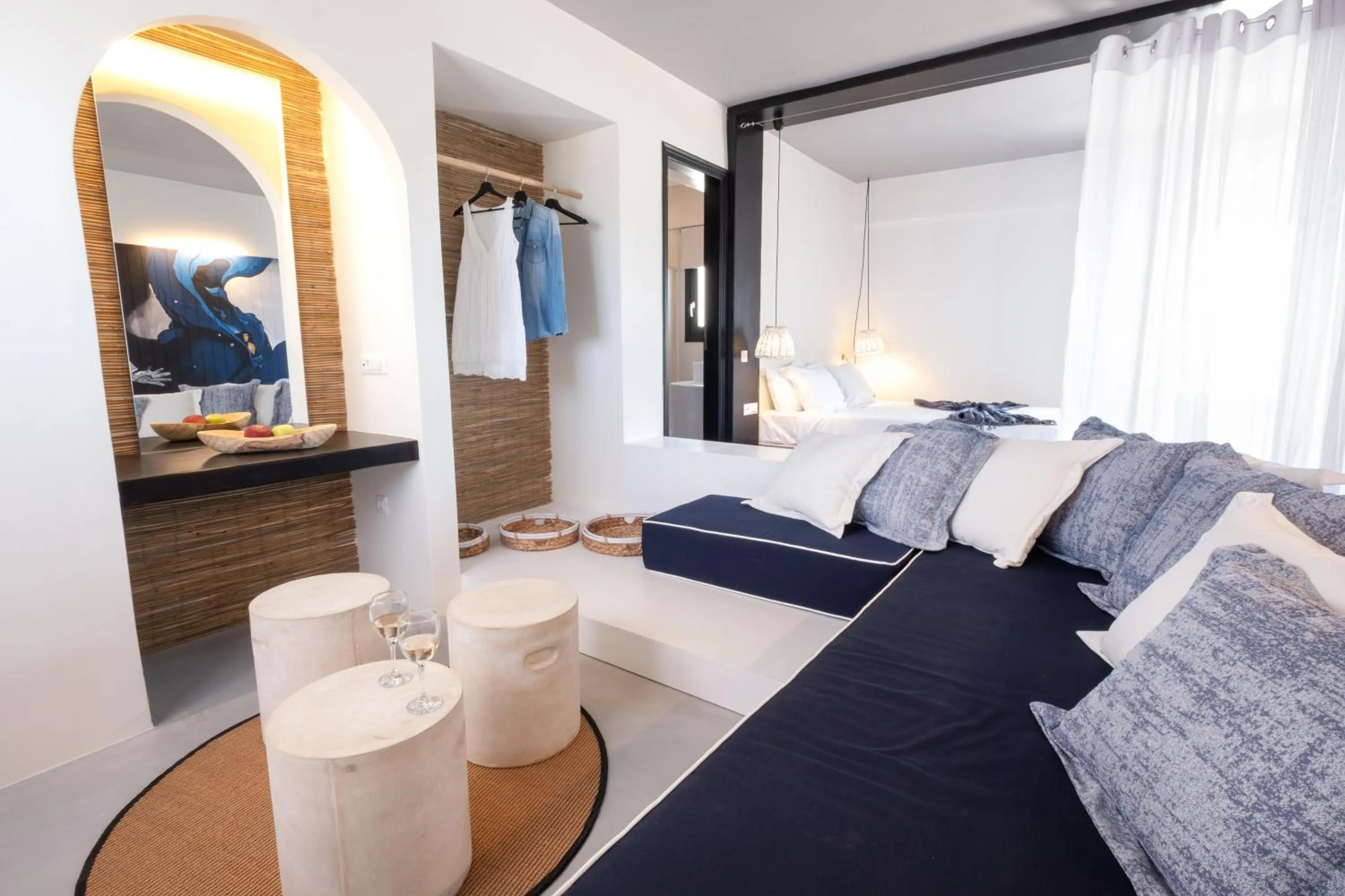 Photo of the whole room, Bed in IfestAu.4 Suites