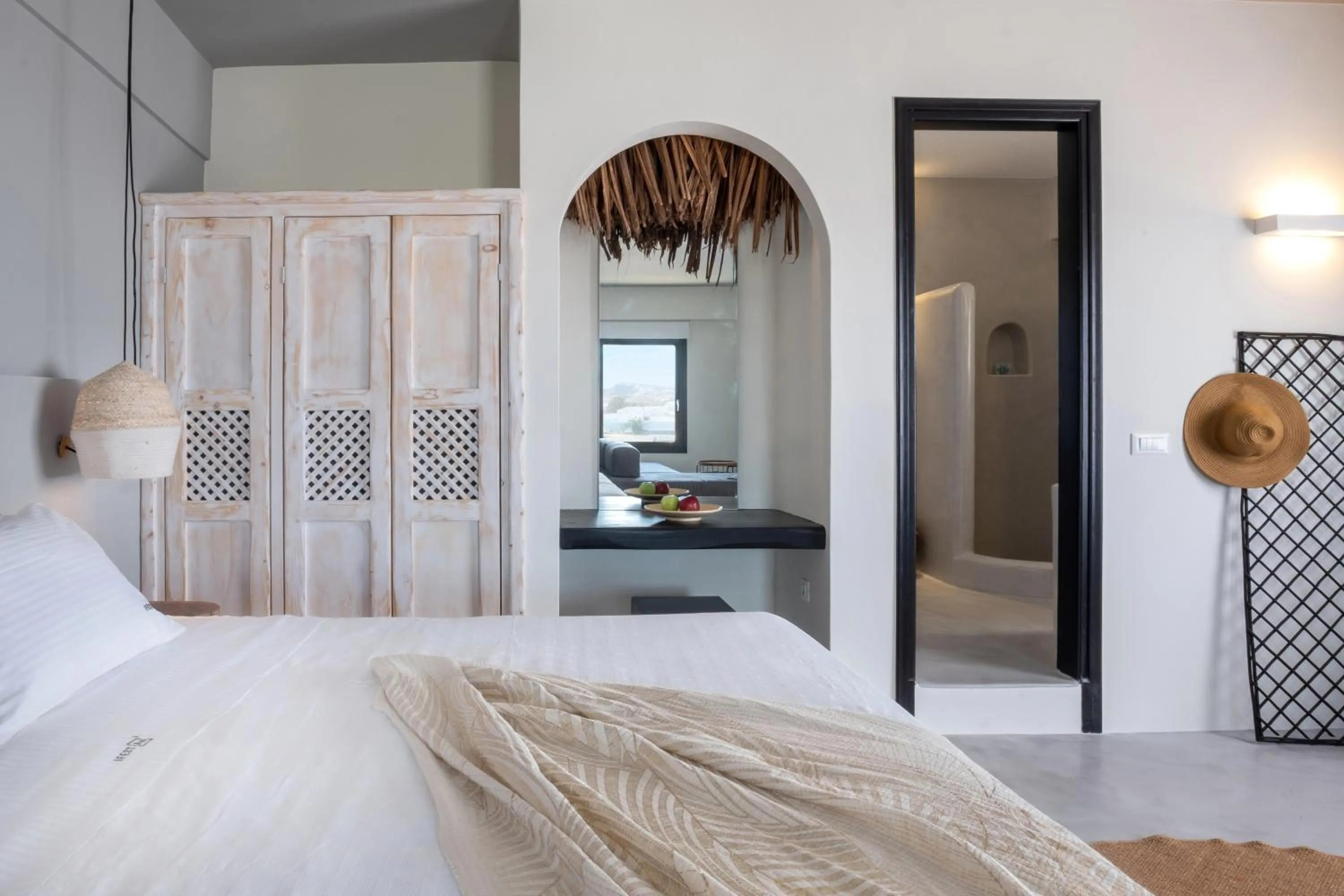 Bed in IfestAu.4 Suites