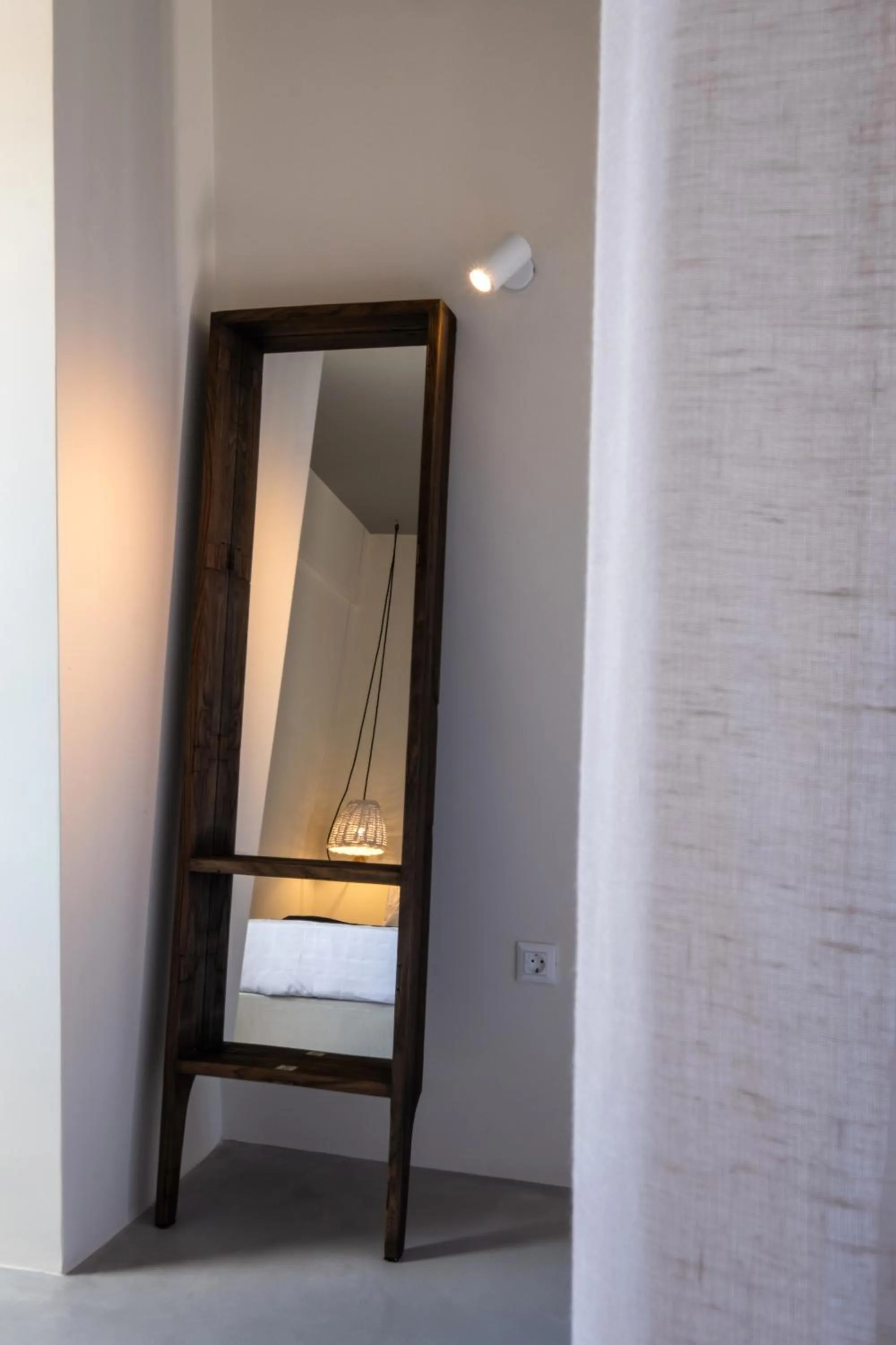 Decorative detail, Bed in IfestAu.4 Suites