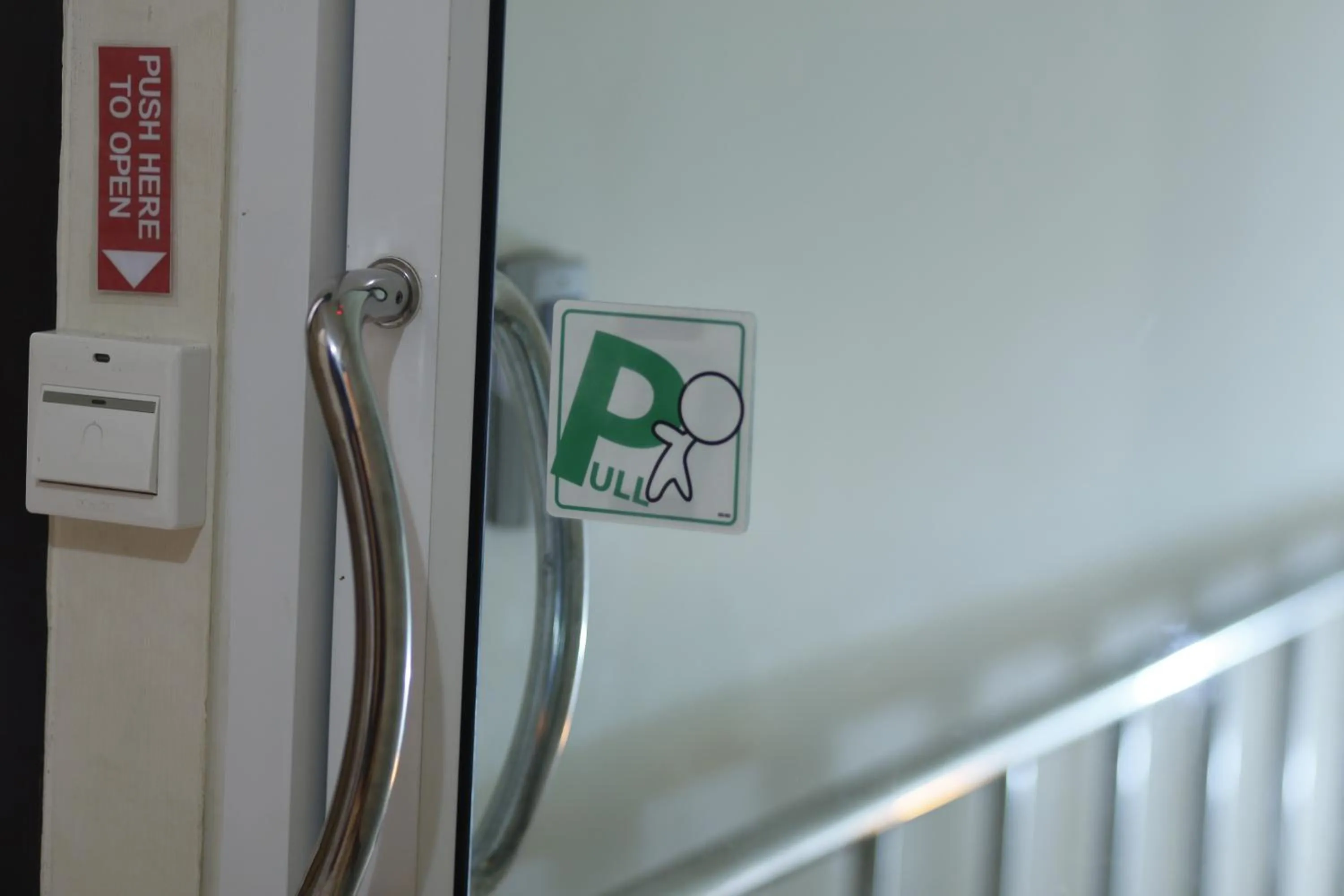 Facade/entrance in Baan Kamala Backpacker