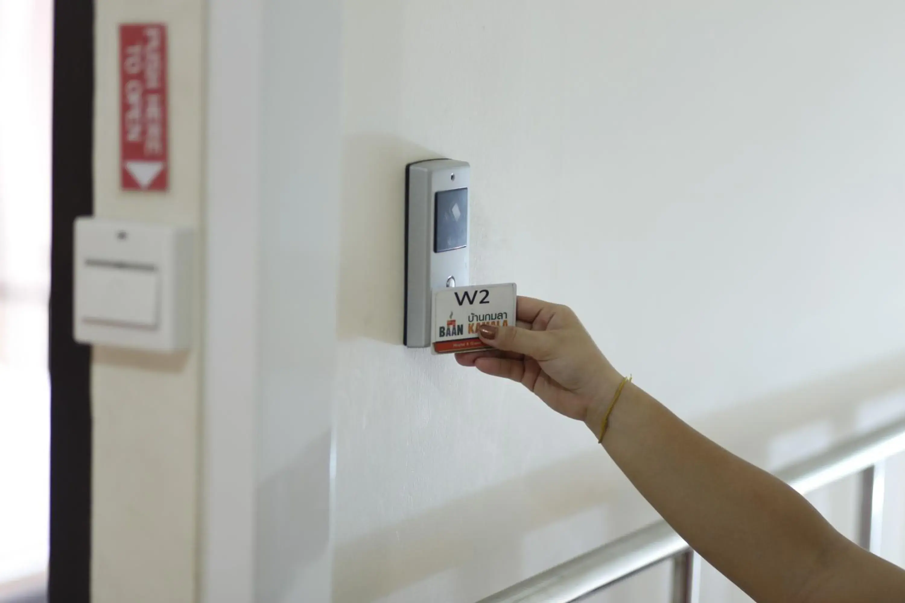 Facade/entrance in Baan Kamala Backpacker Facade/entrance in Baan Kamala Backpacker