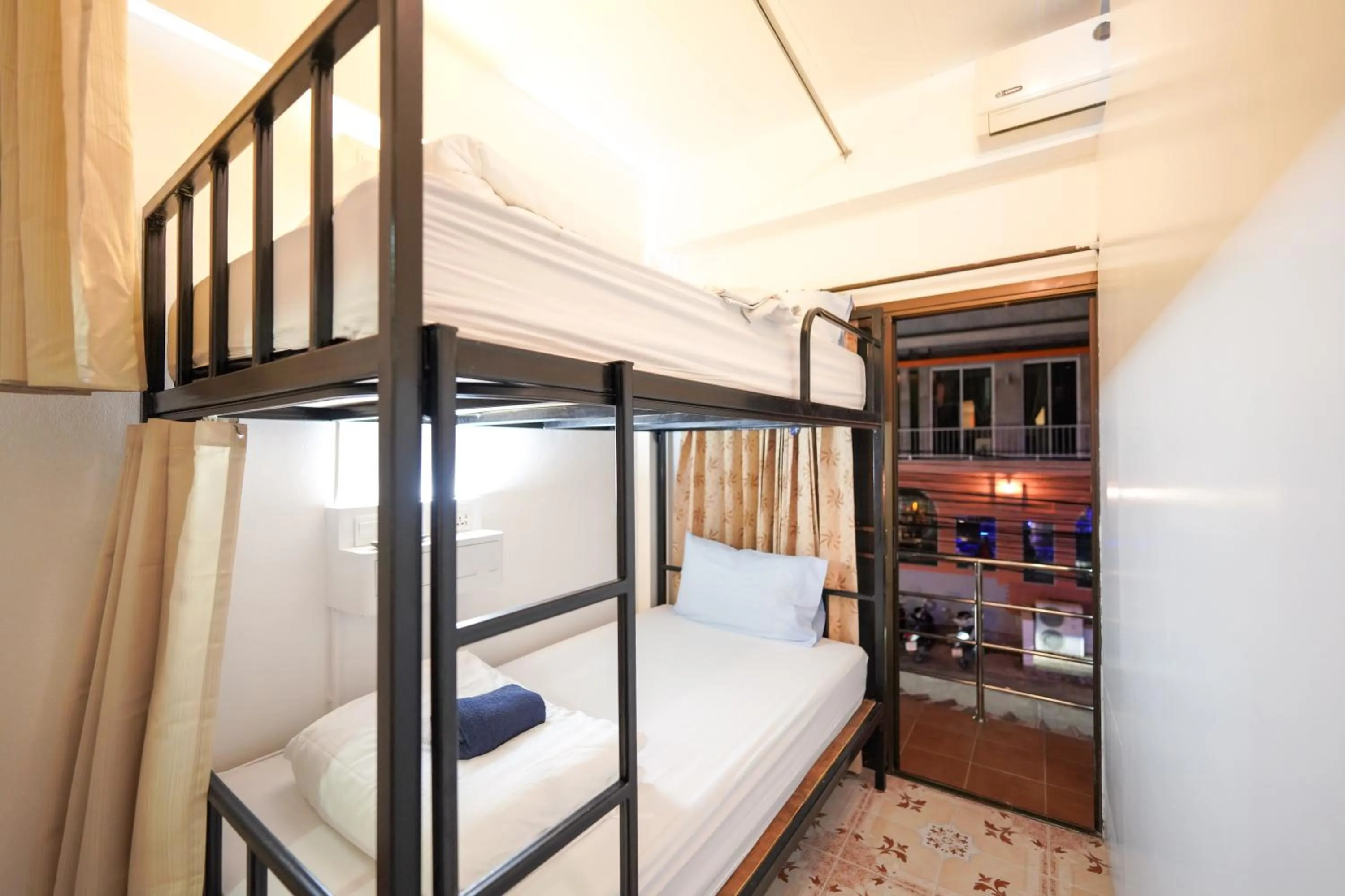 Bed in Baan Kamala Backpacker