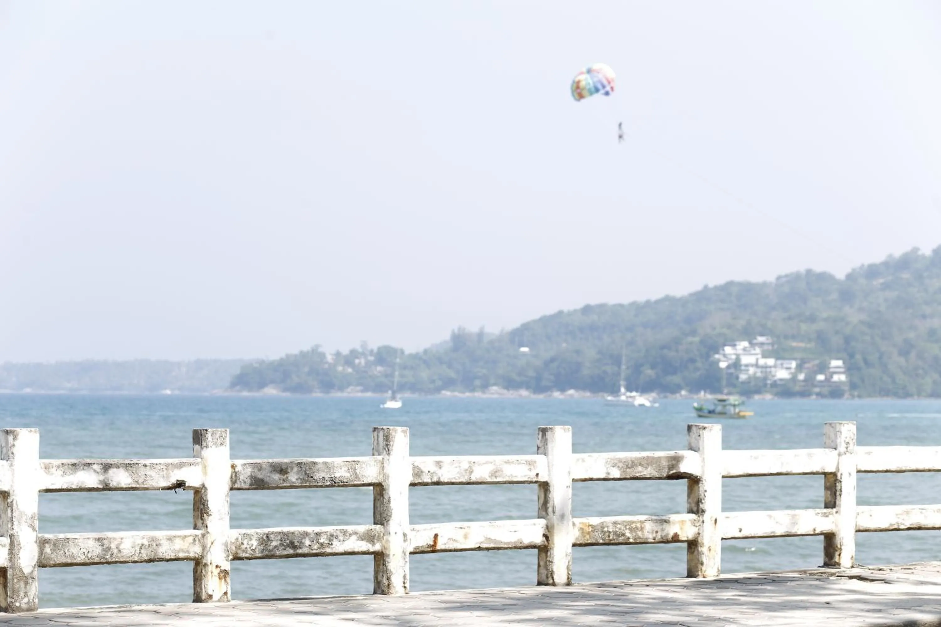 Beach in Baan Kamala Backpacker