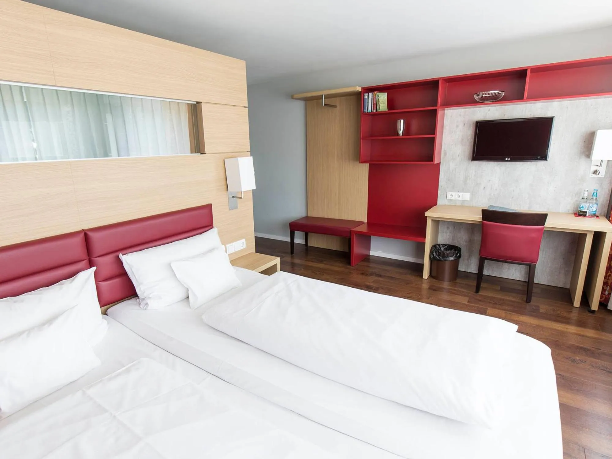 Photo of the whole room, Bed in Bonnox Boardinghouse & Hotel