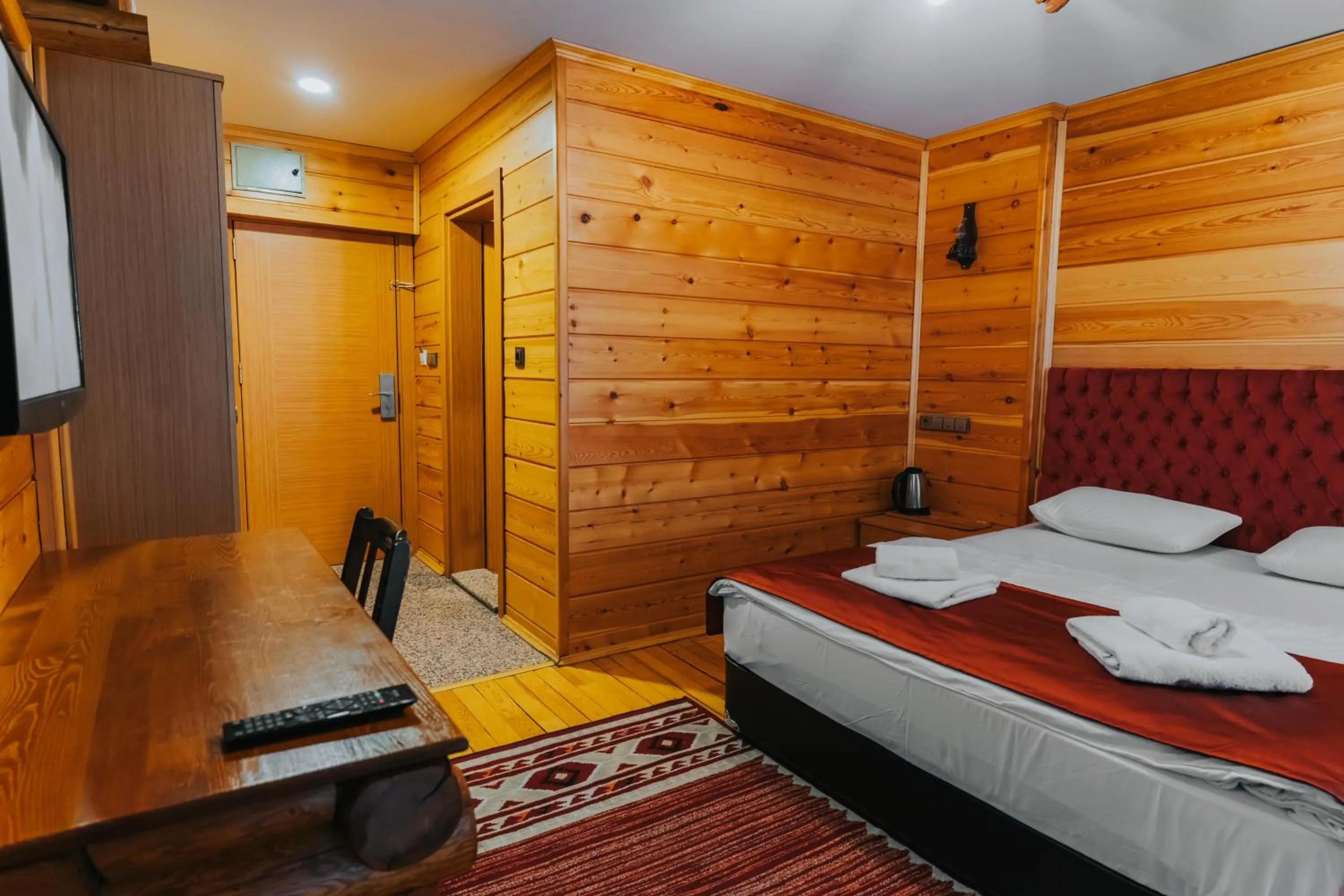 Bed in Inan Kardesler Hotel