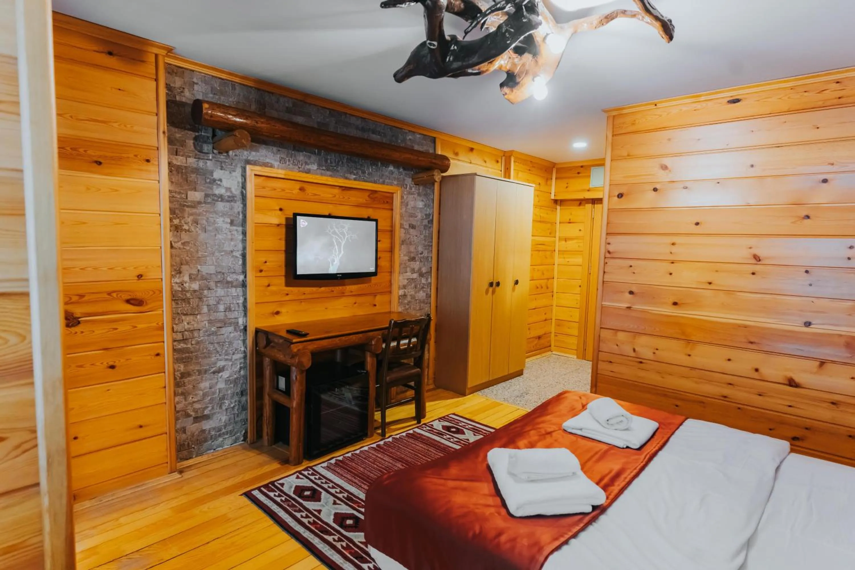 Bed in Inan Kardesler Hotel