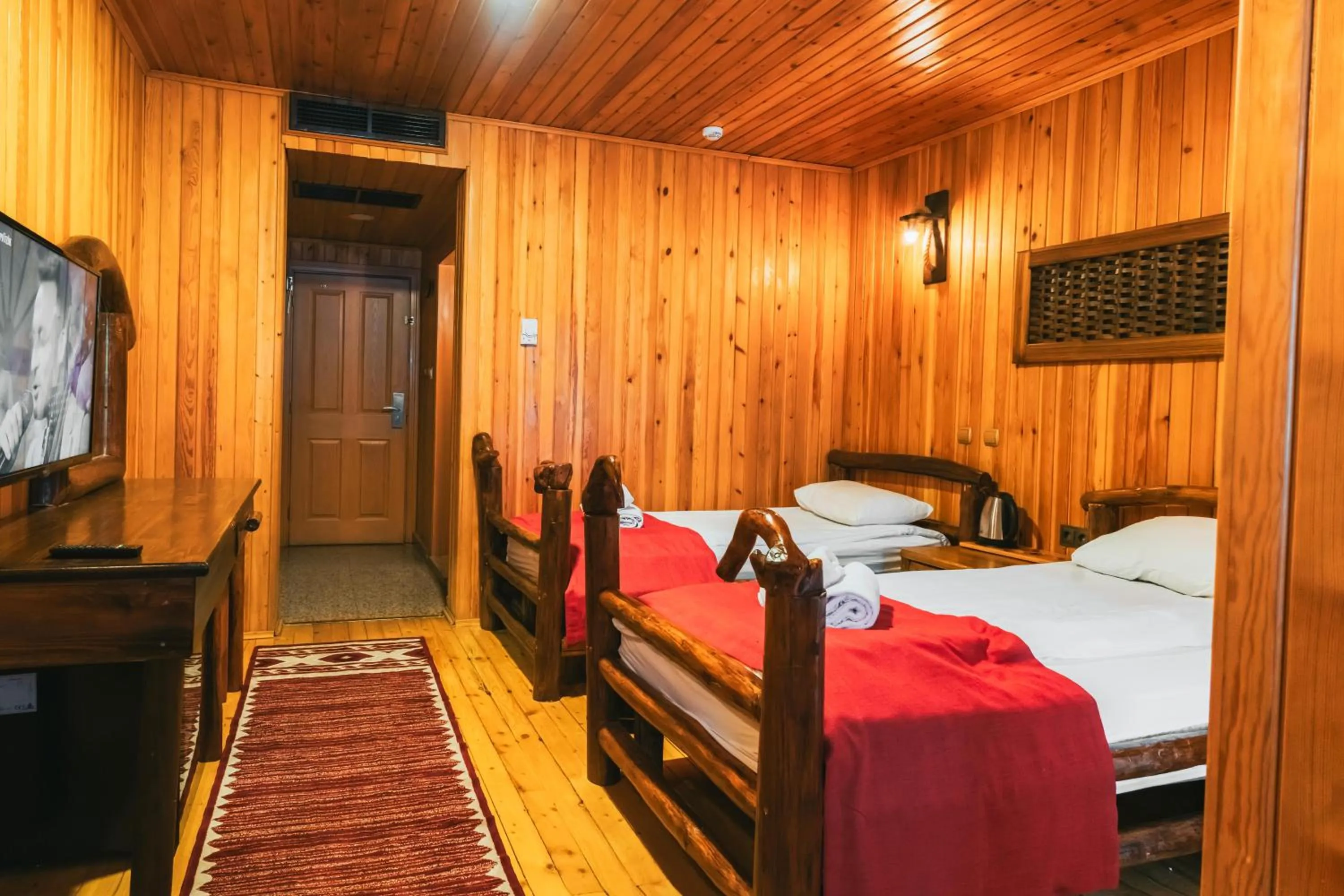 Bed in Inan Kardesler Hotel