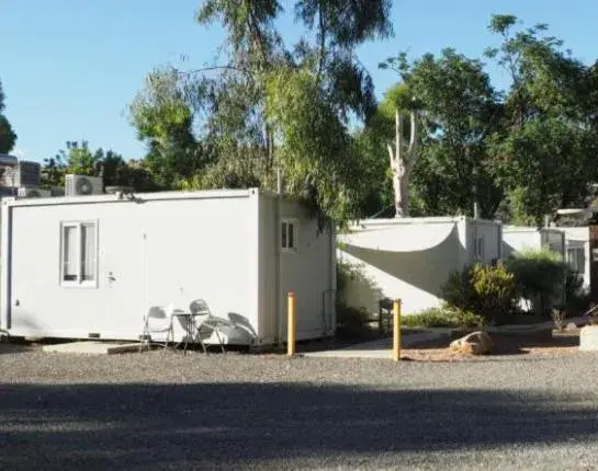 Double Room with Private Bathroom - single occupancy in Heritage Caravan Park - Pet Friendly Double Room with Private Bathroom - single occupancy in Heritage Caravan Park - Pet Friendly