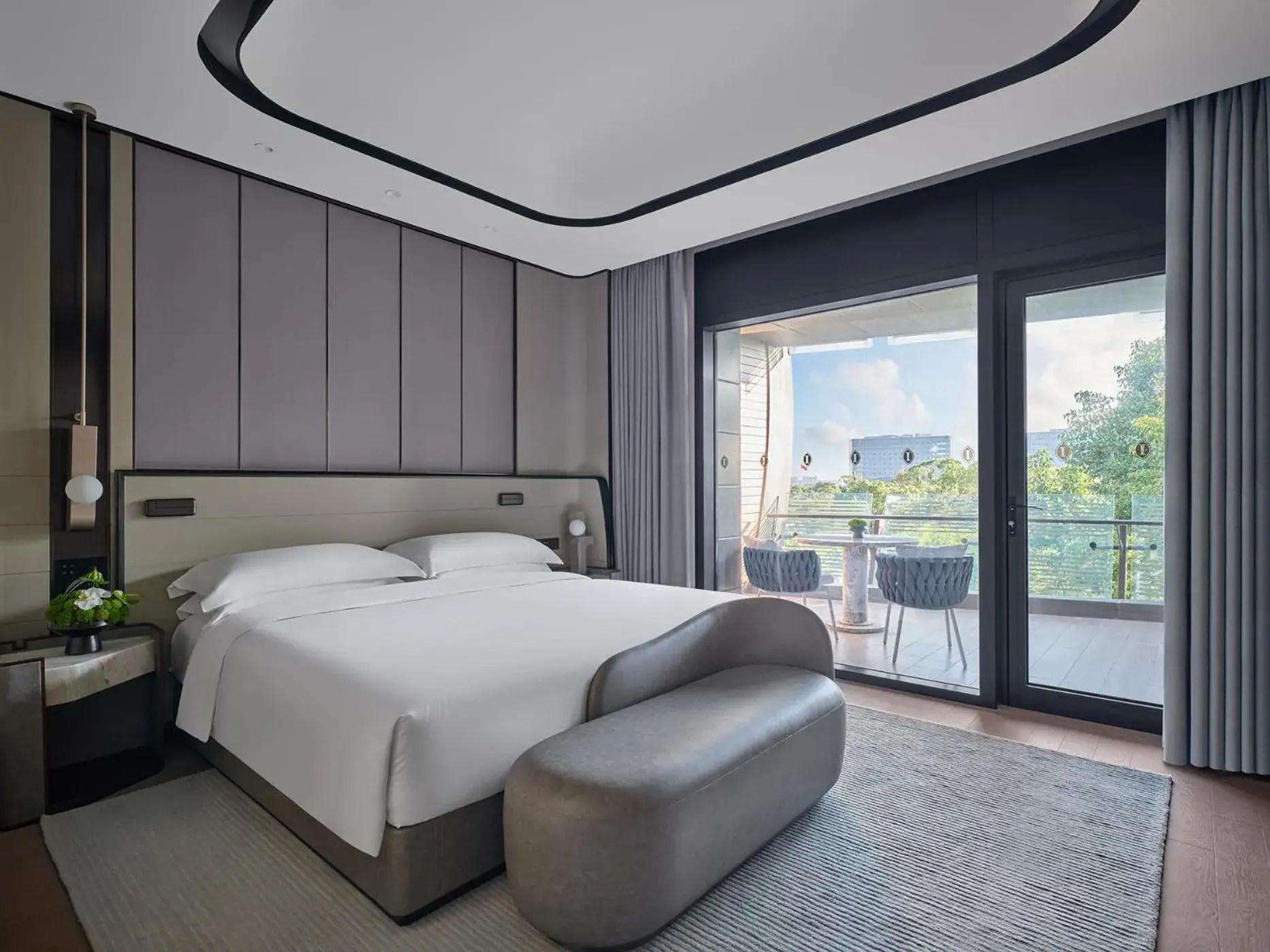 Property building, Bed in InterContinental Shanghai Harbour City by IHG Property building, Bed in InterContinental Shanghai Harbour City by IHG