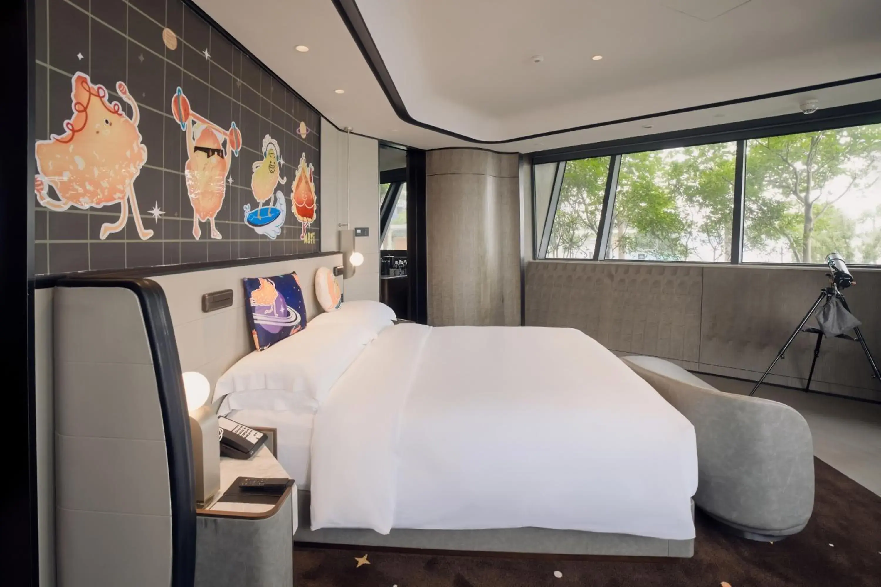 Bedroom, Bed in InterContinental Shanghai Harbour City by IHG Bedroom, Bed in InterContinental Shanghai Harbour City by IHG